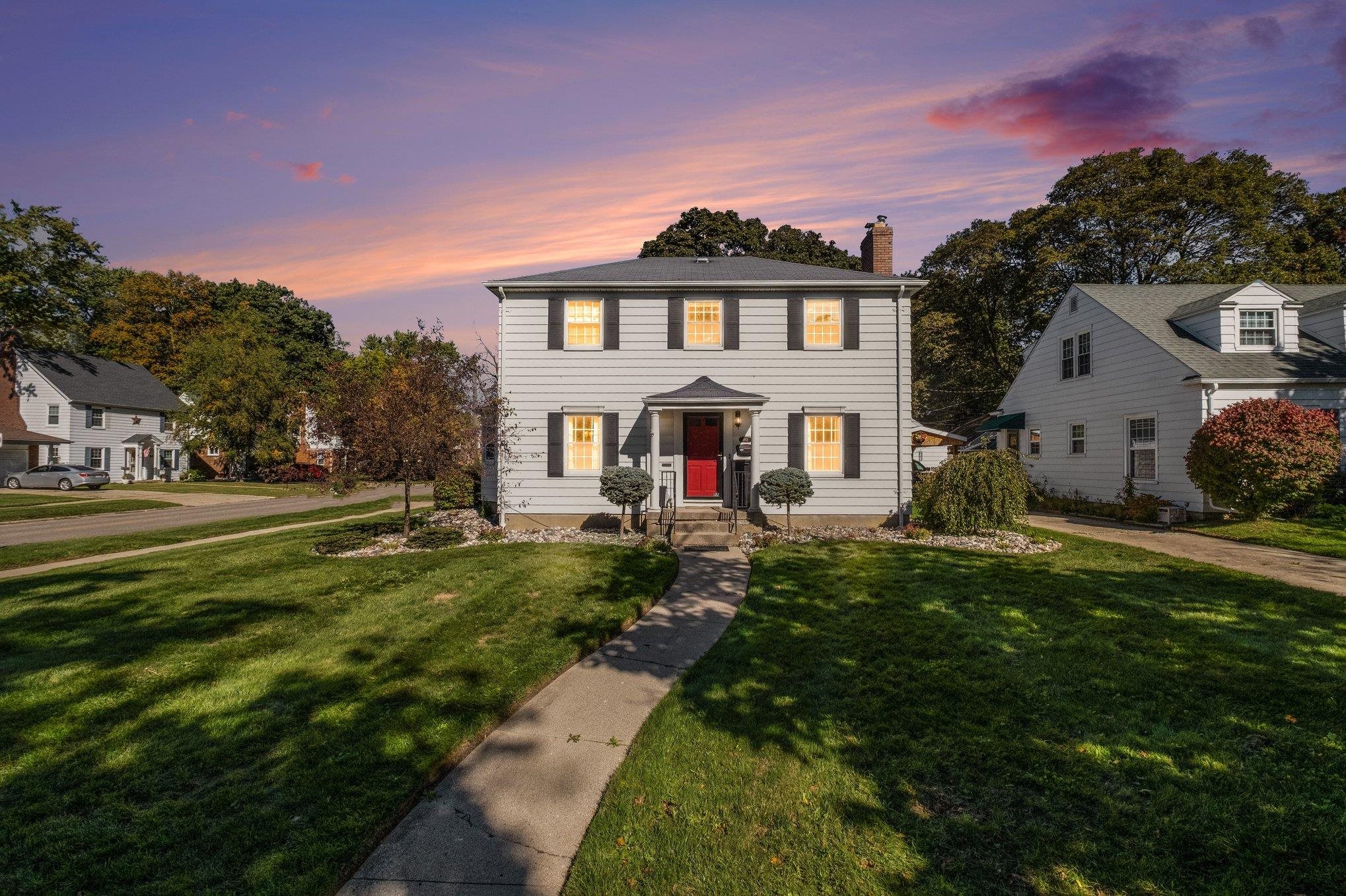 1901 Montclair Ave — photo