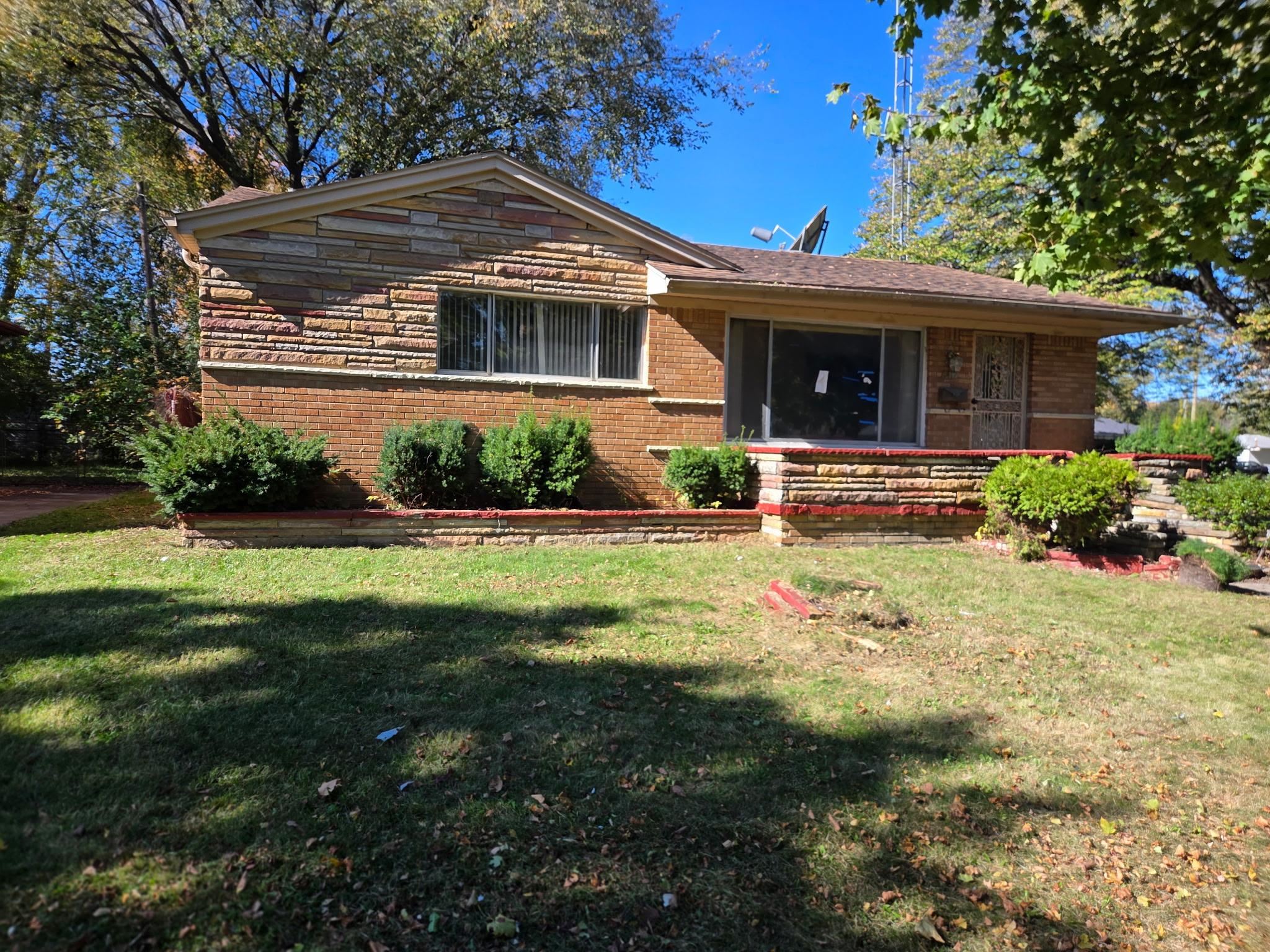 5419 Leslie Dr — photo