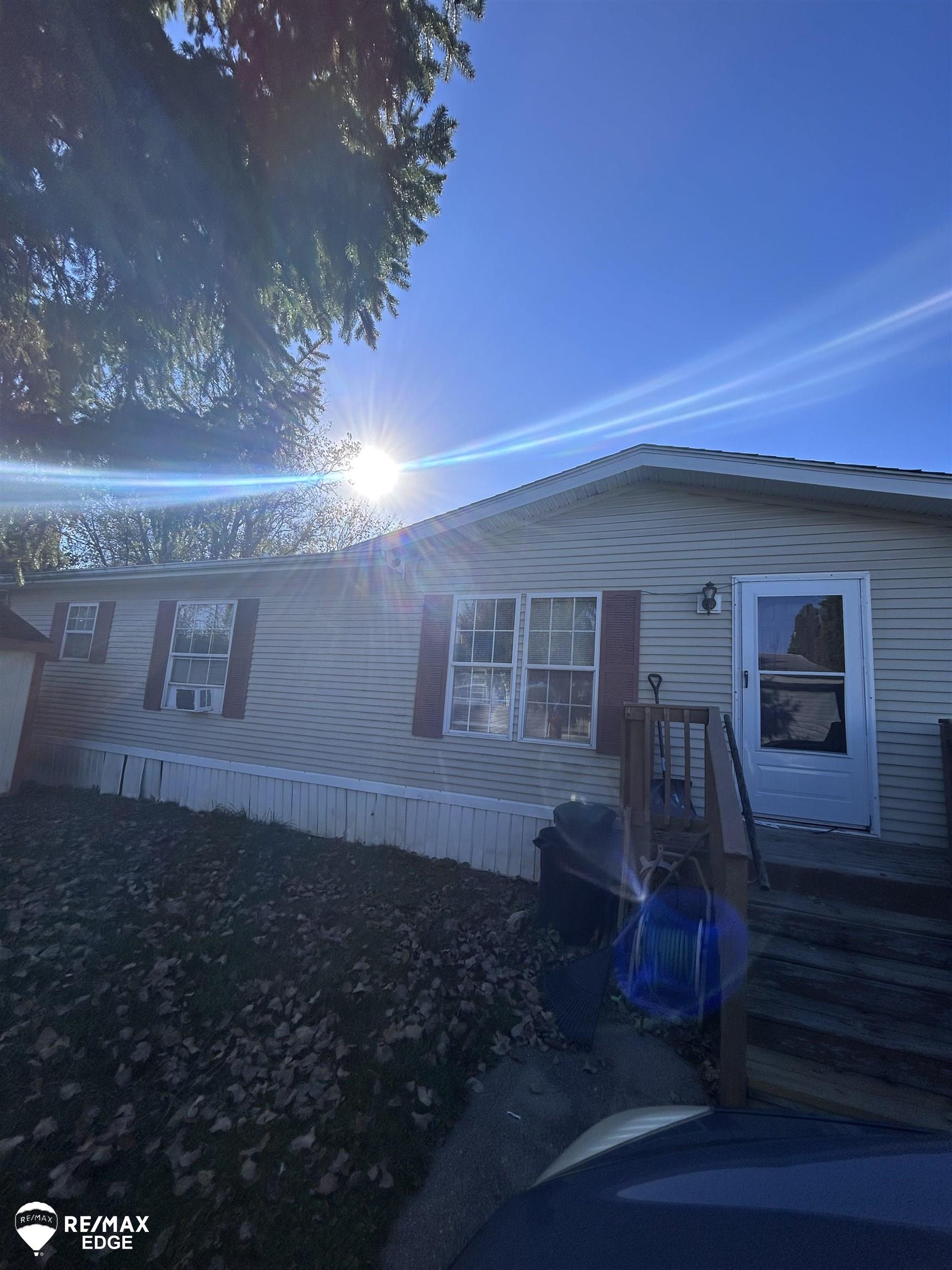 400 Hunt Club Dr — photo