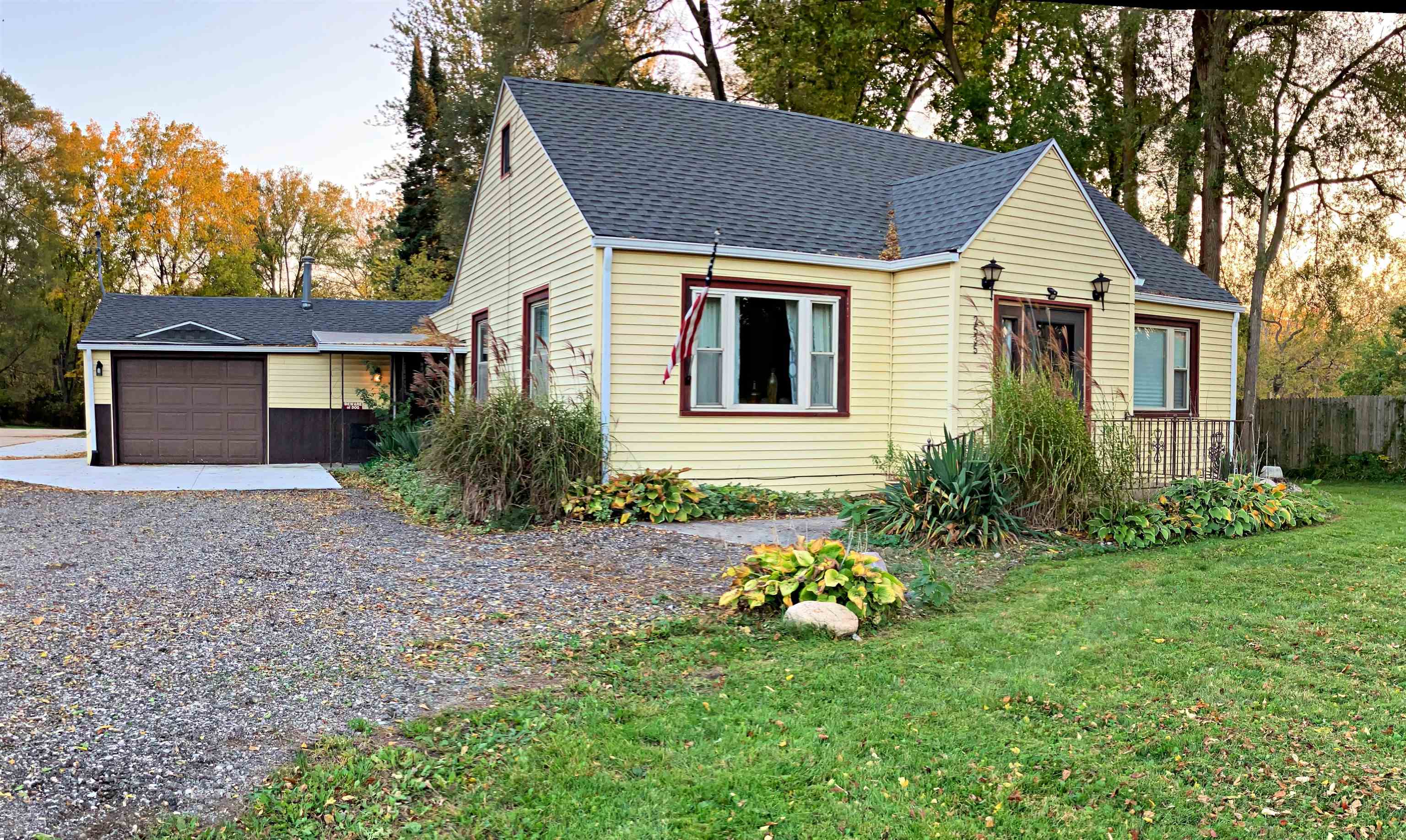 2535 Midland Rd — photo