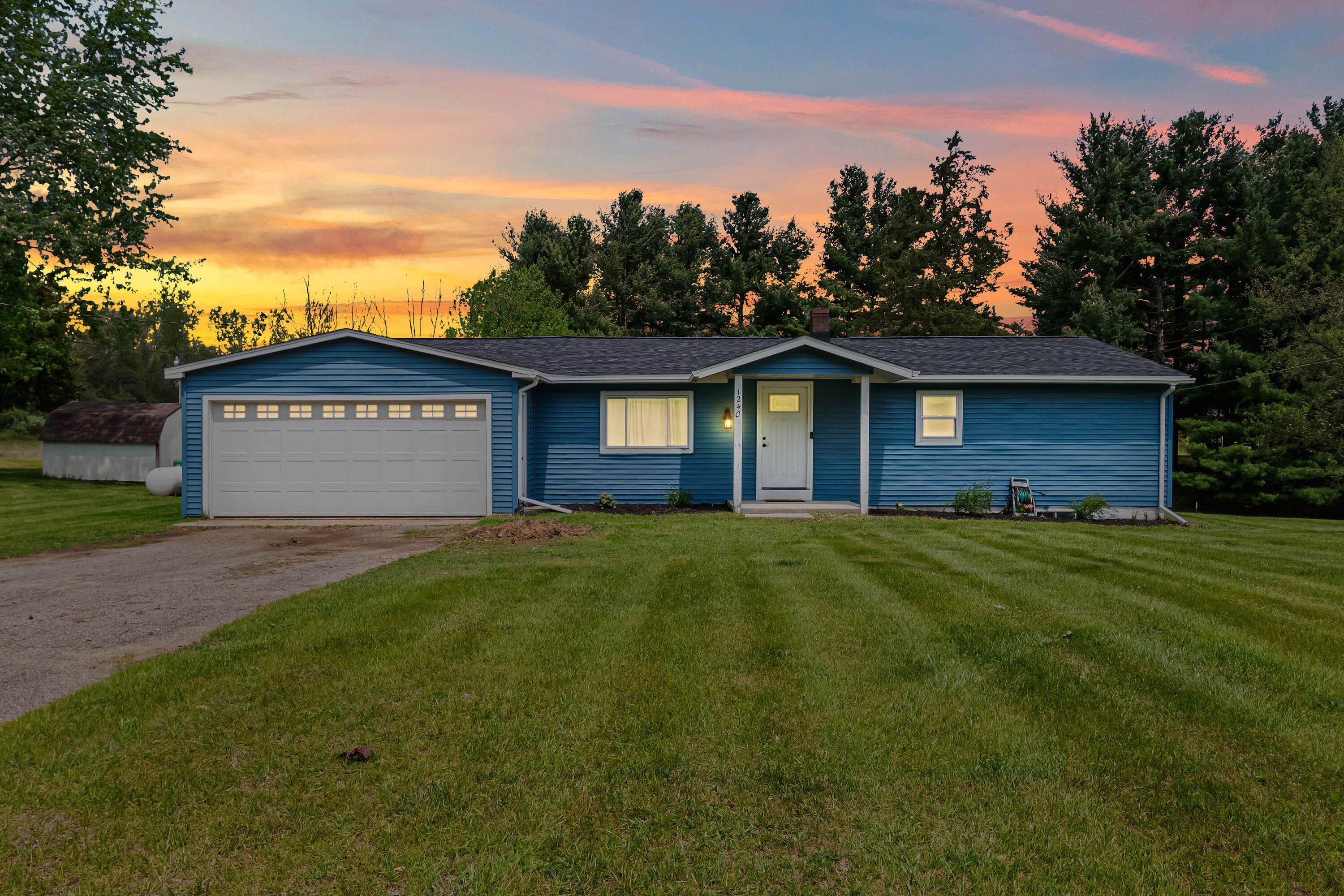 1240 E Hastings Lake Road — photo