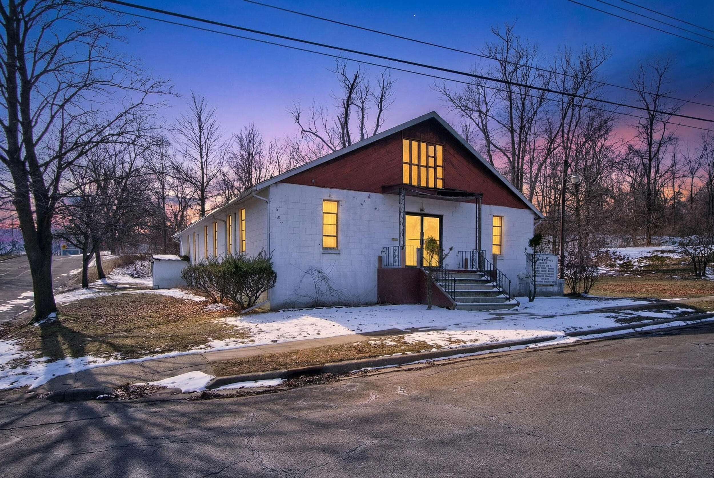 345 E High Street — photo