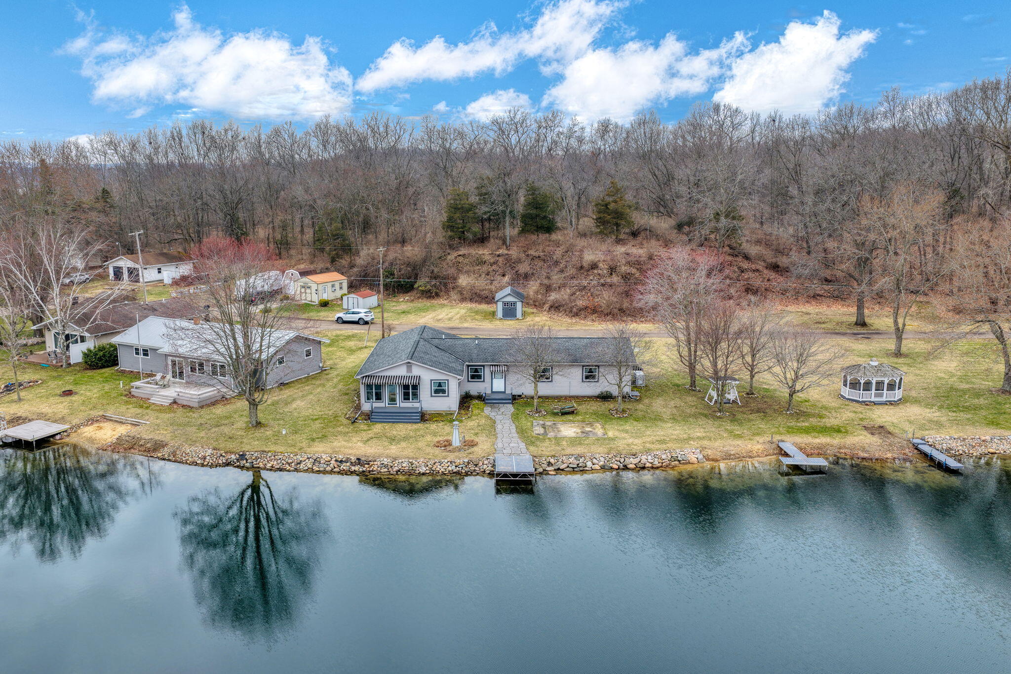228 Oak Grove Drive — photo