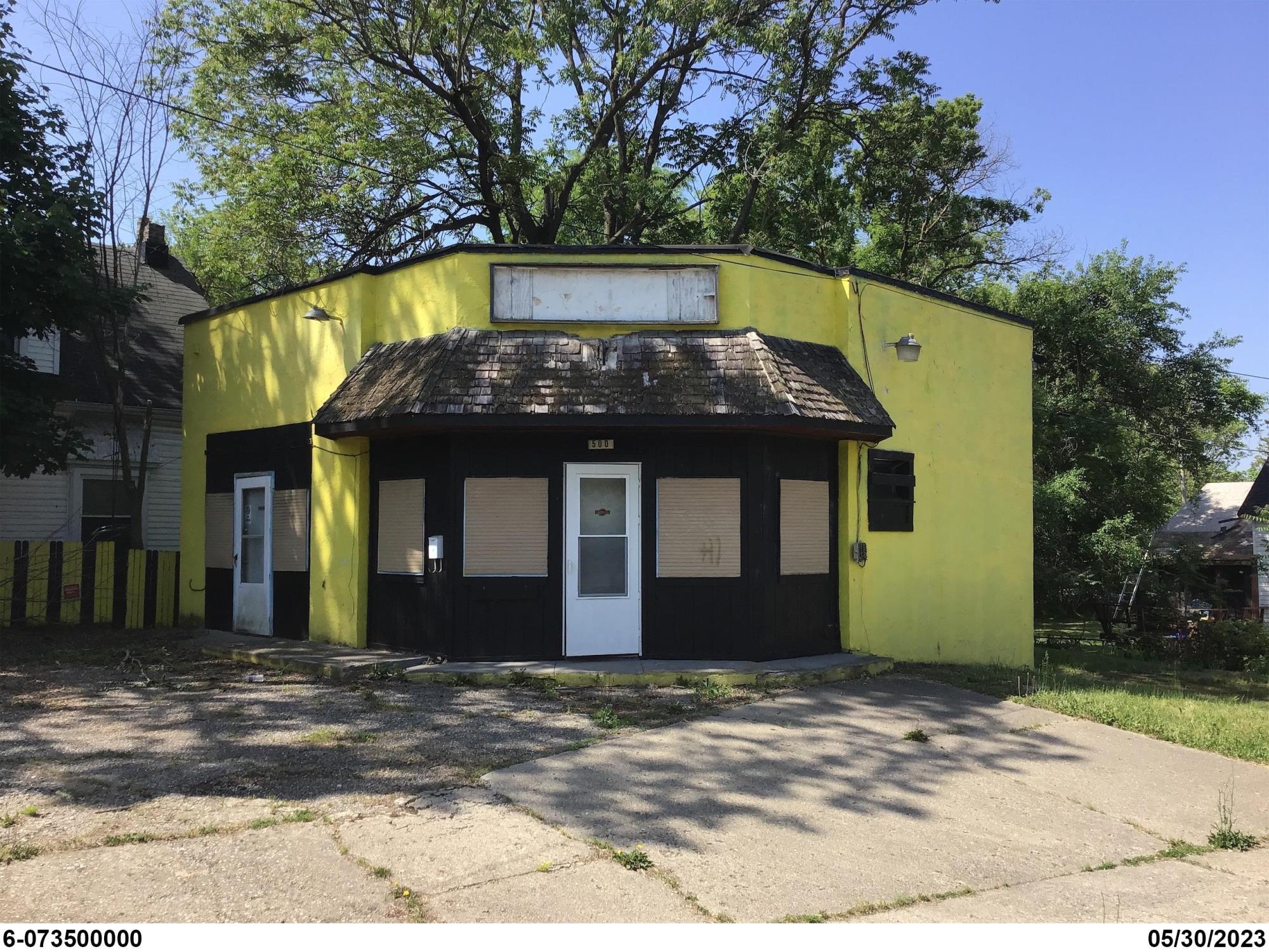 500 Page Avenue — photo