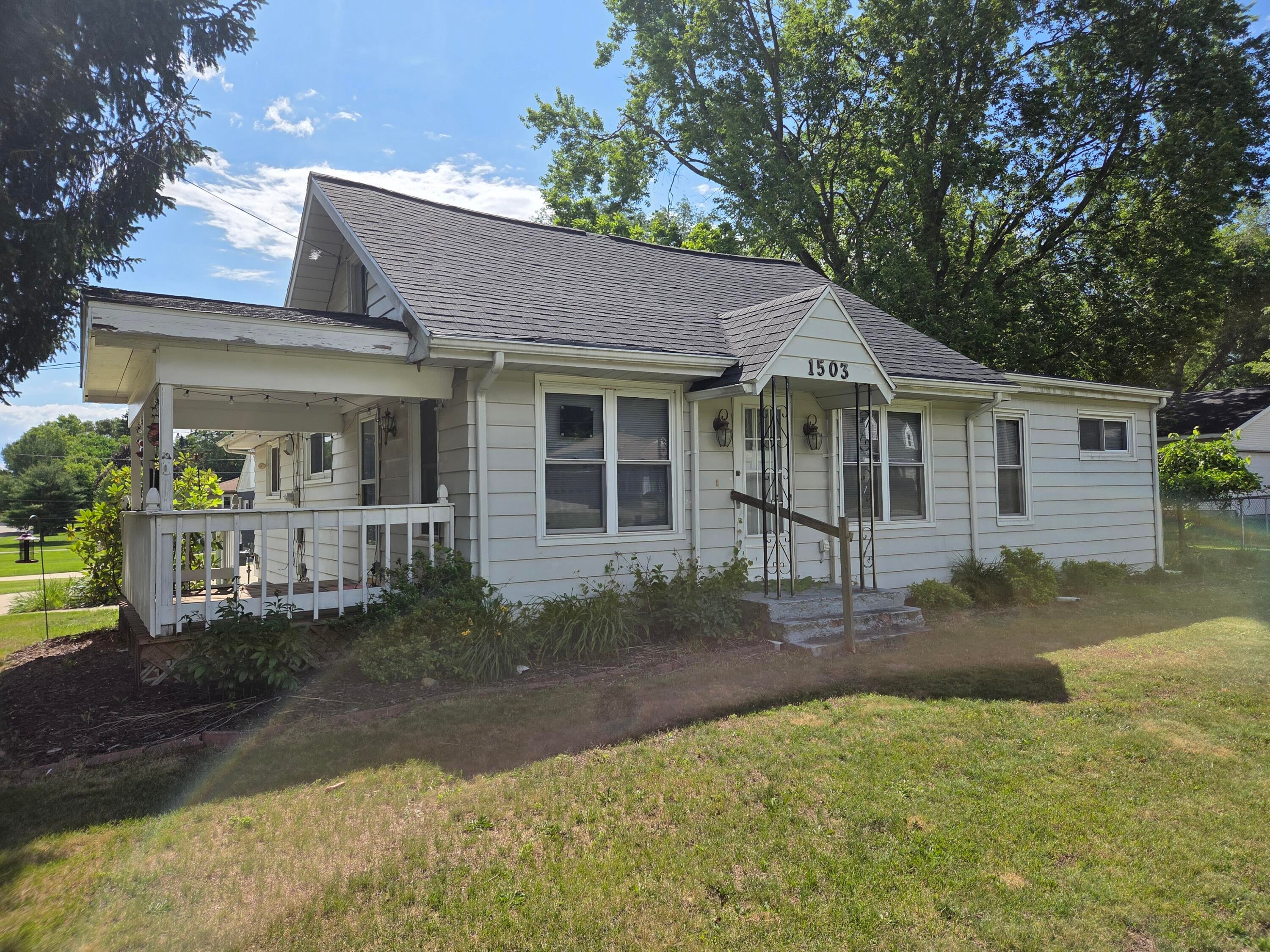 1503 Warren Avenue — photo