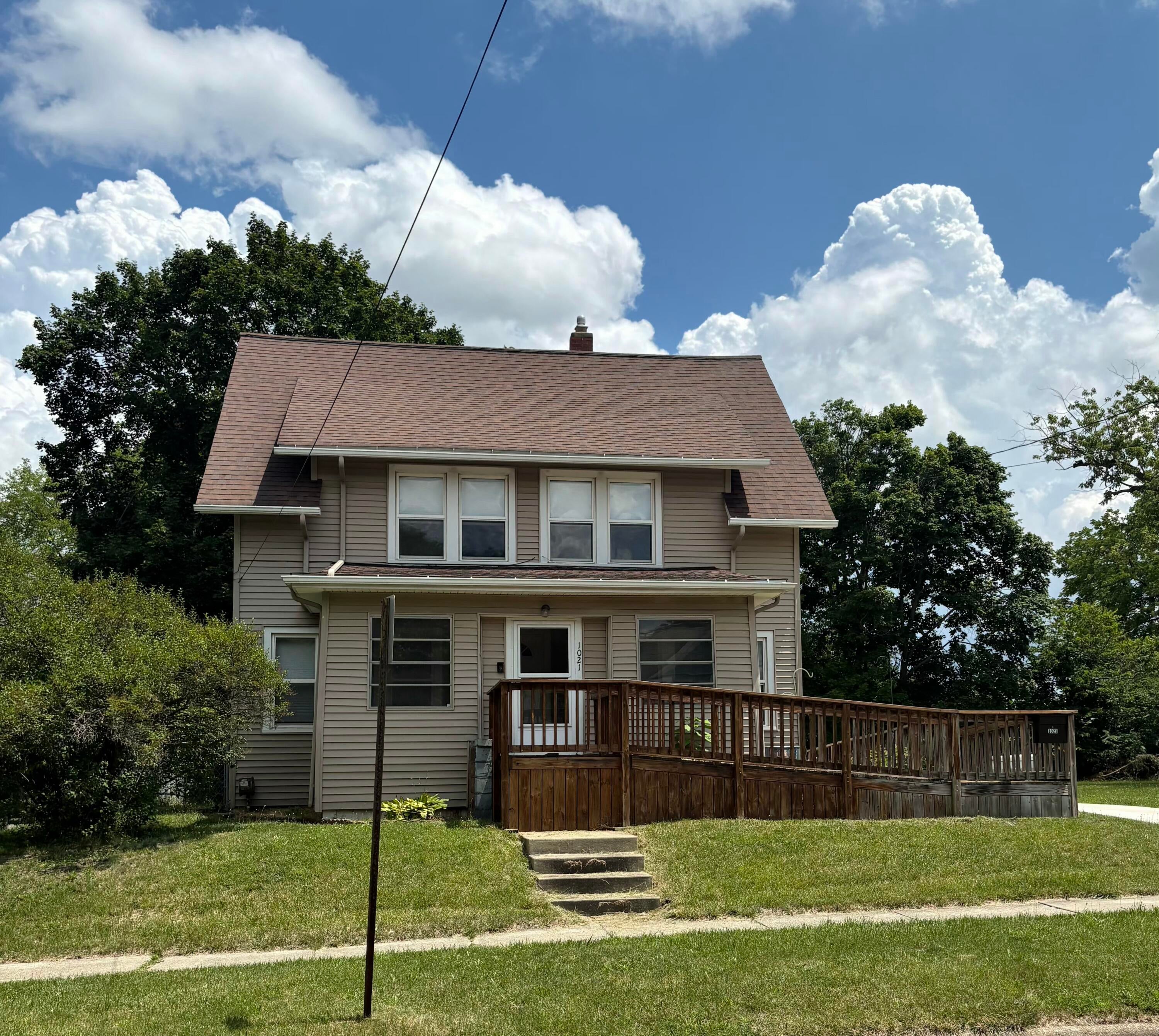 1021 Carl Breeding Way — photo