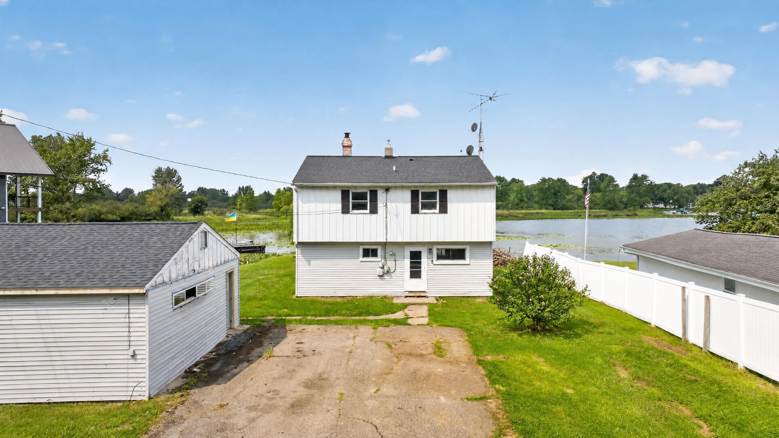 1040 Echo Beach Drive, Jackson, MI 49203 — photo 2