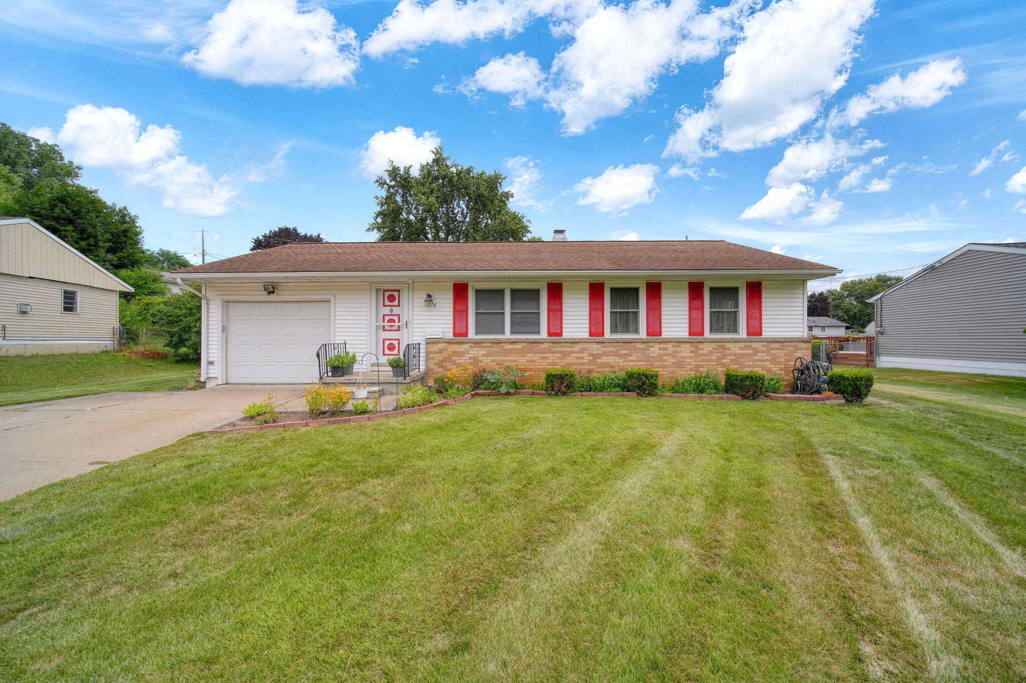 5574 Dogwood Drive — photo