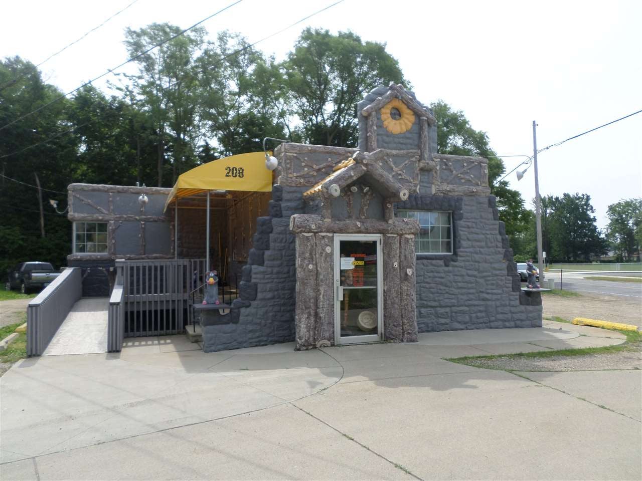 208 Napoleon Road — photo