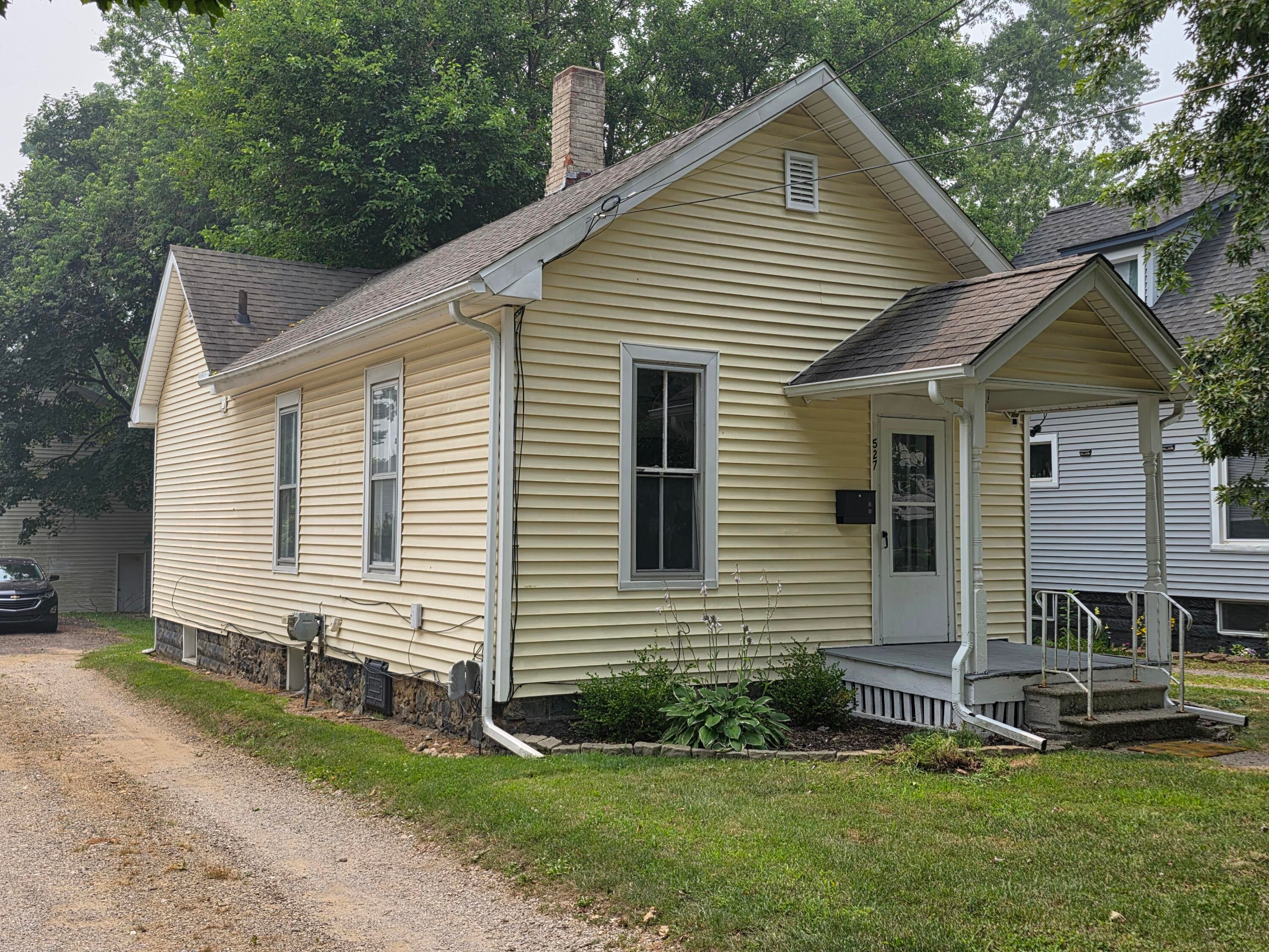 527 Webb Street — photo