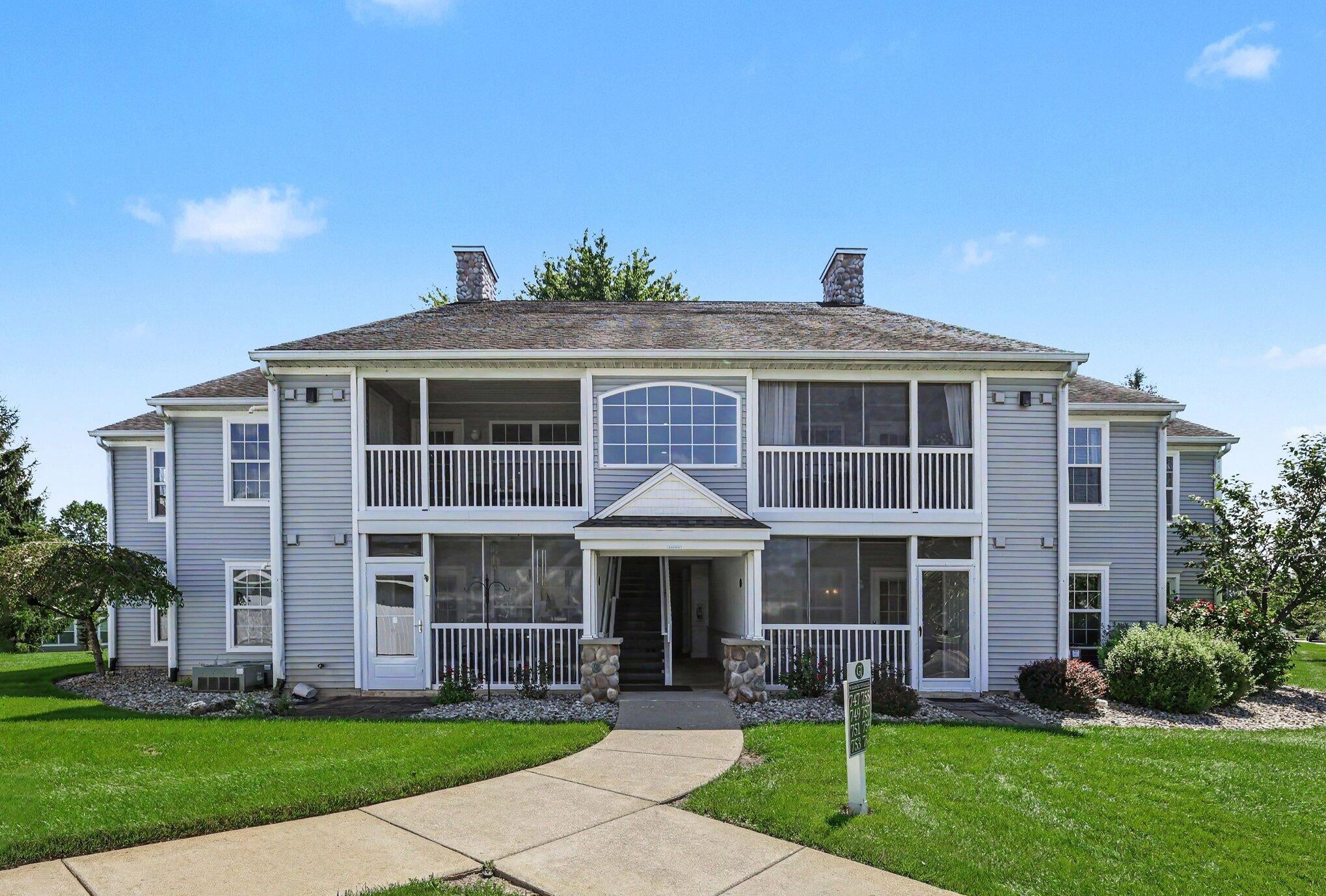 749 W Barrington Circle — photo