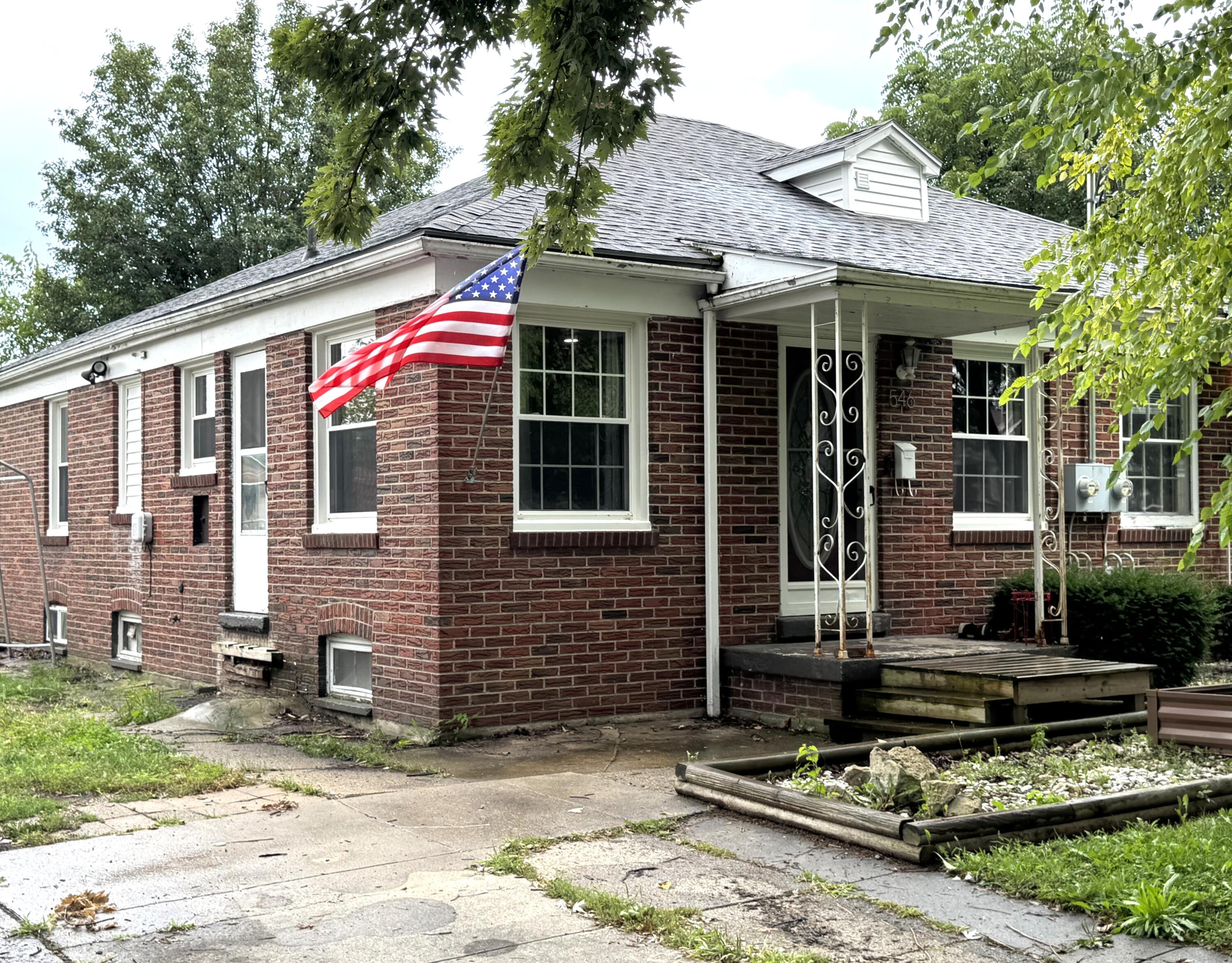 546 Northwestern Drive — photo