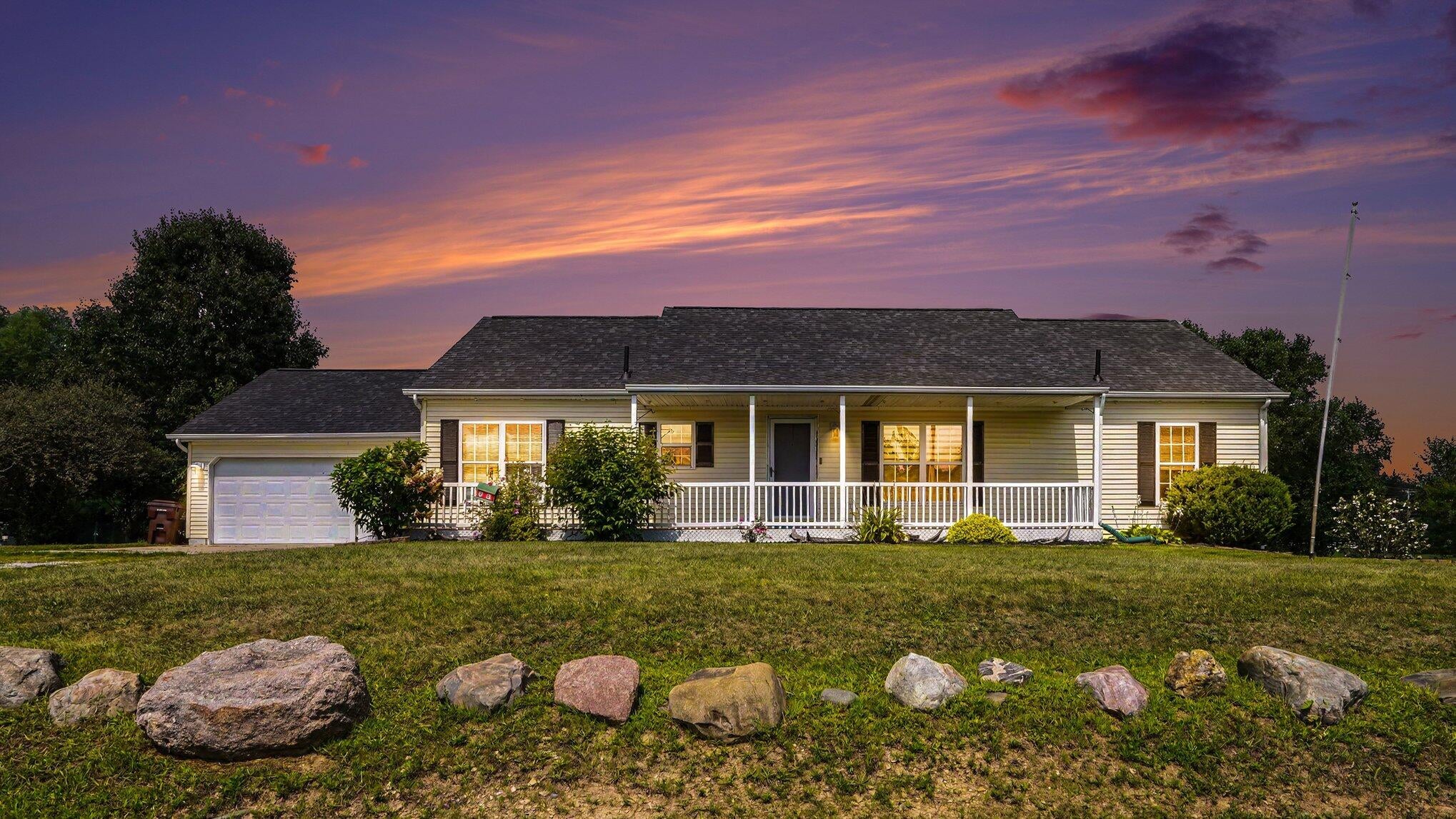 1082 Azalea Drive — photo