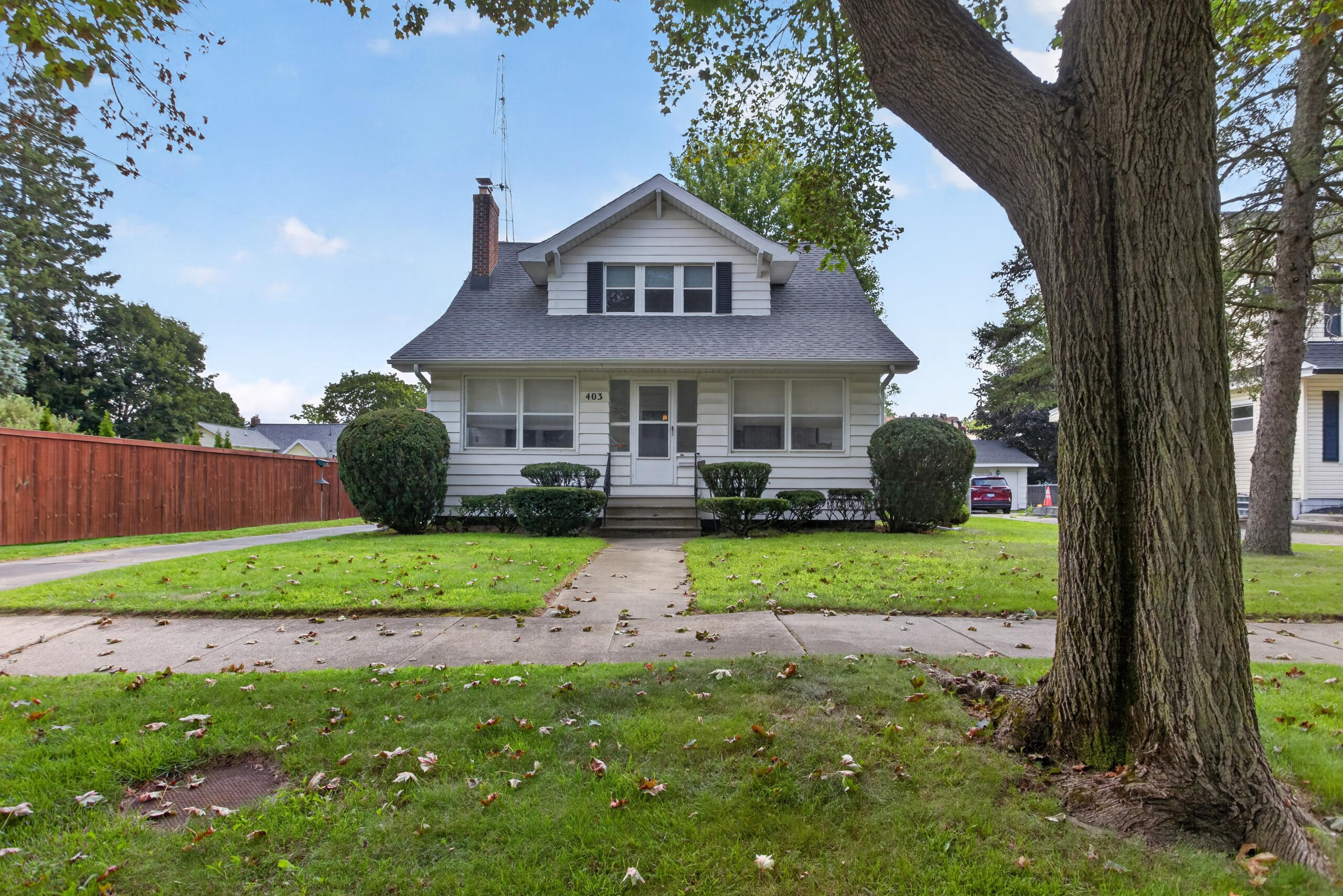 403 S Wisner Street — photo
