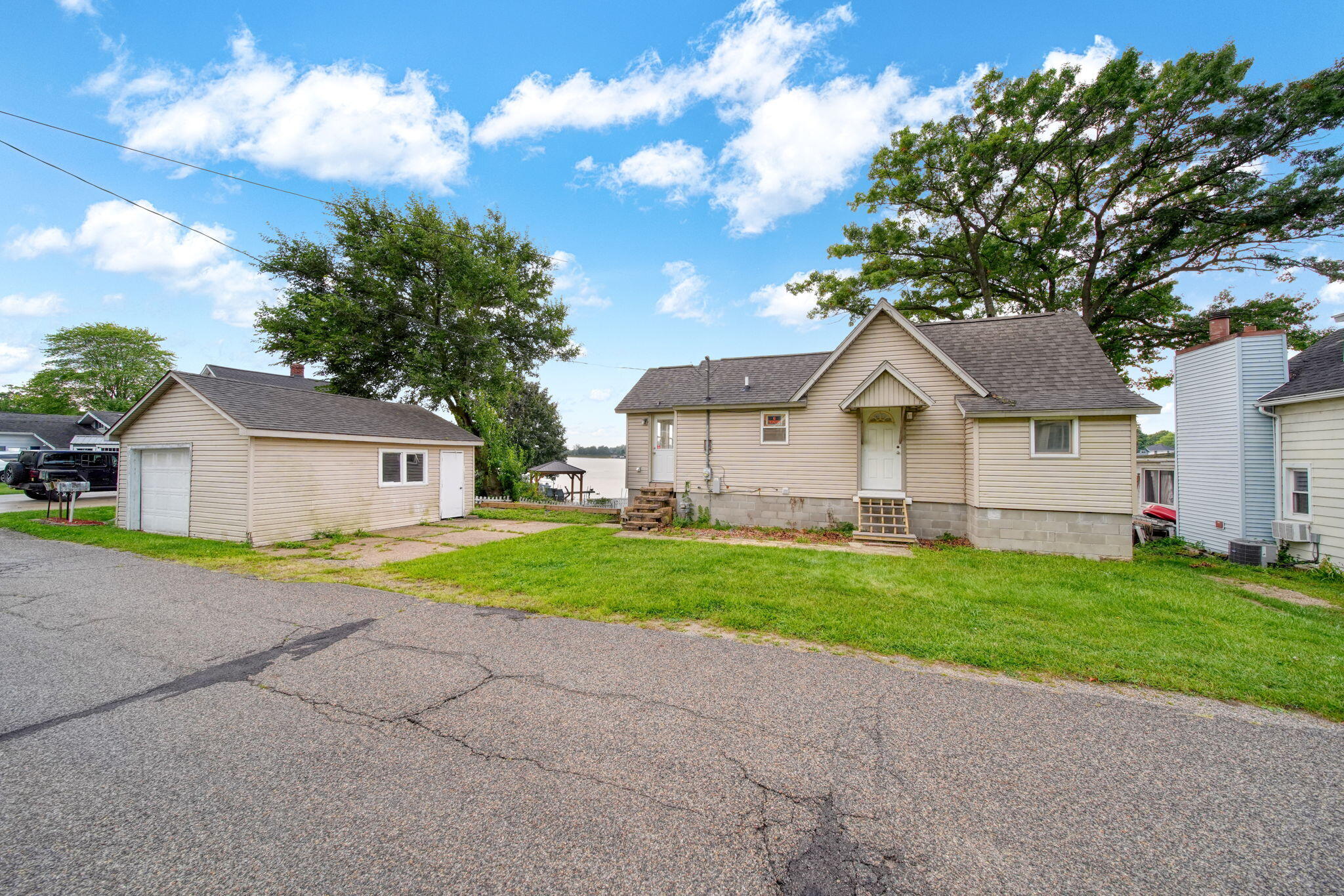 124 Cooks Landing — photo