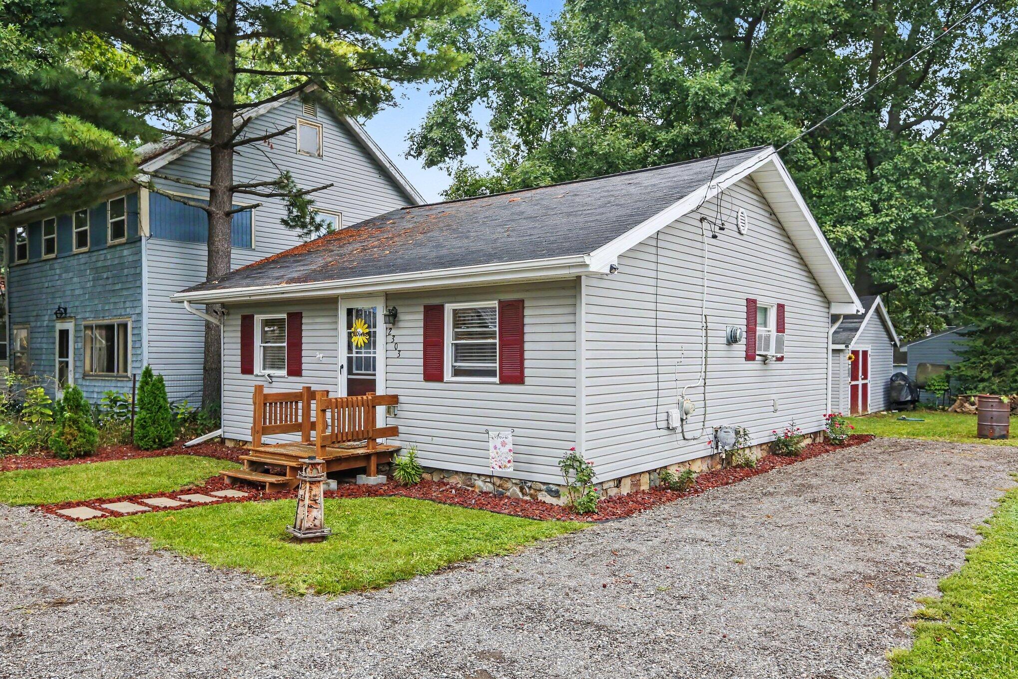 2303 Bartlett Road — photo