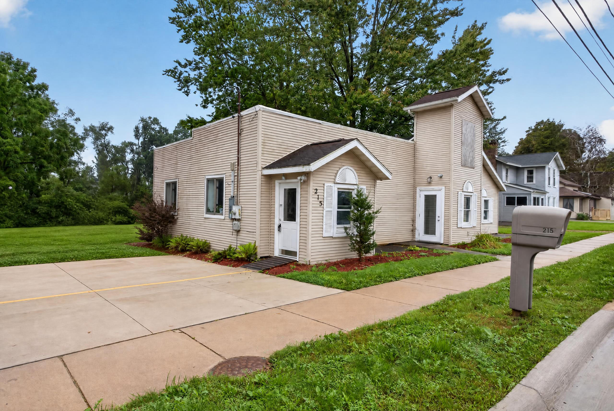 215 E Main Street, SpringArborTownship_Jackson, MI 49283 — photo 2