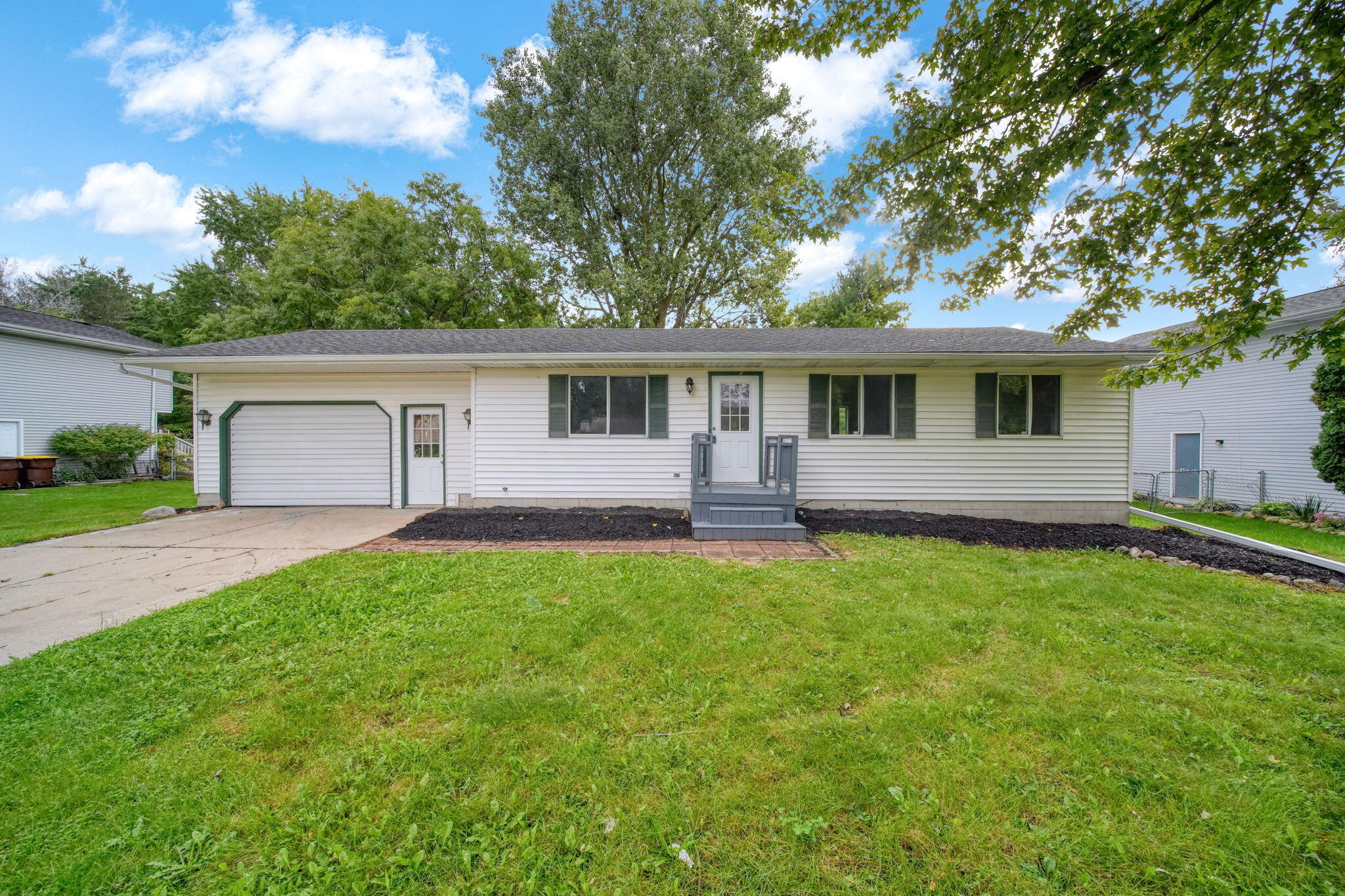 2520 Lanier Court — photo
