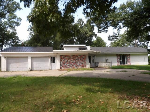 9200 Wolf Lake Road — photo