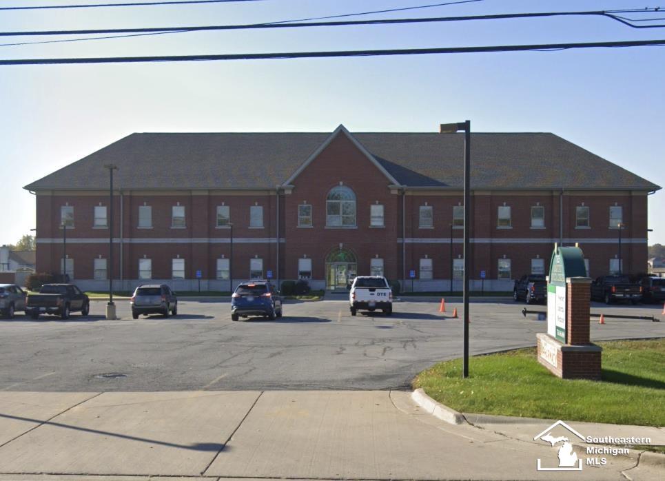 7825 N Dixie Hwy — photo