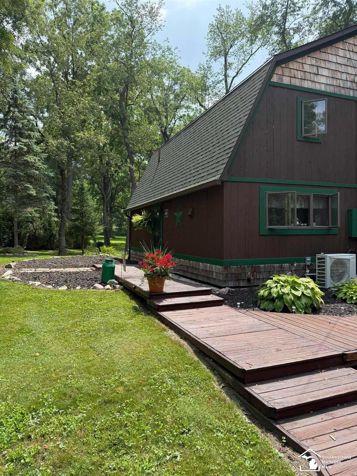 1193 Sand Lake Highway — photo