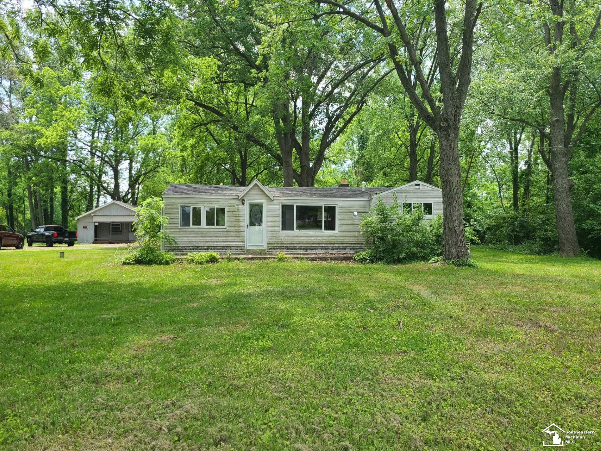 2807 W Smith Road — photo