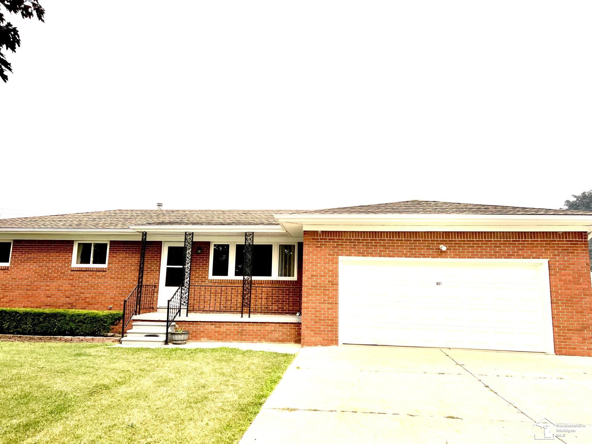 901 Huber Drive — photo