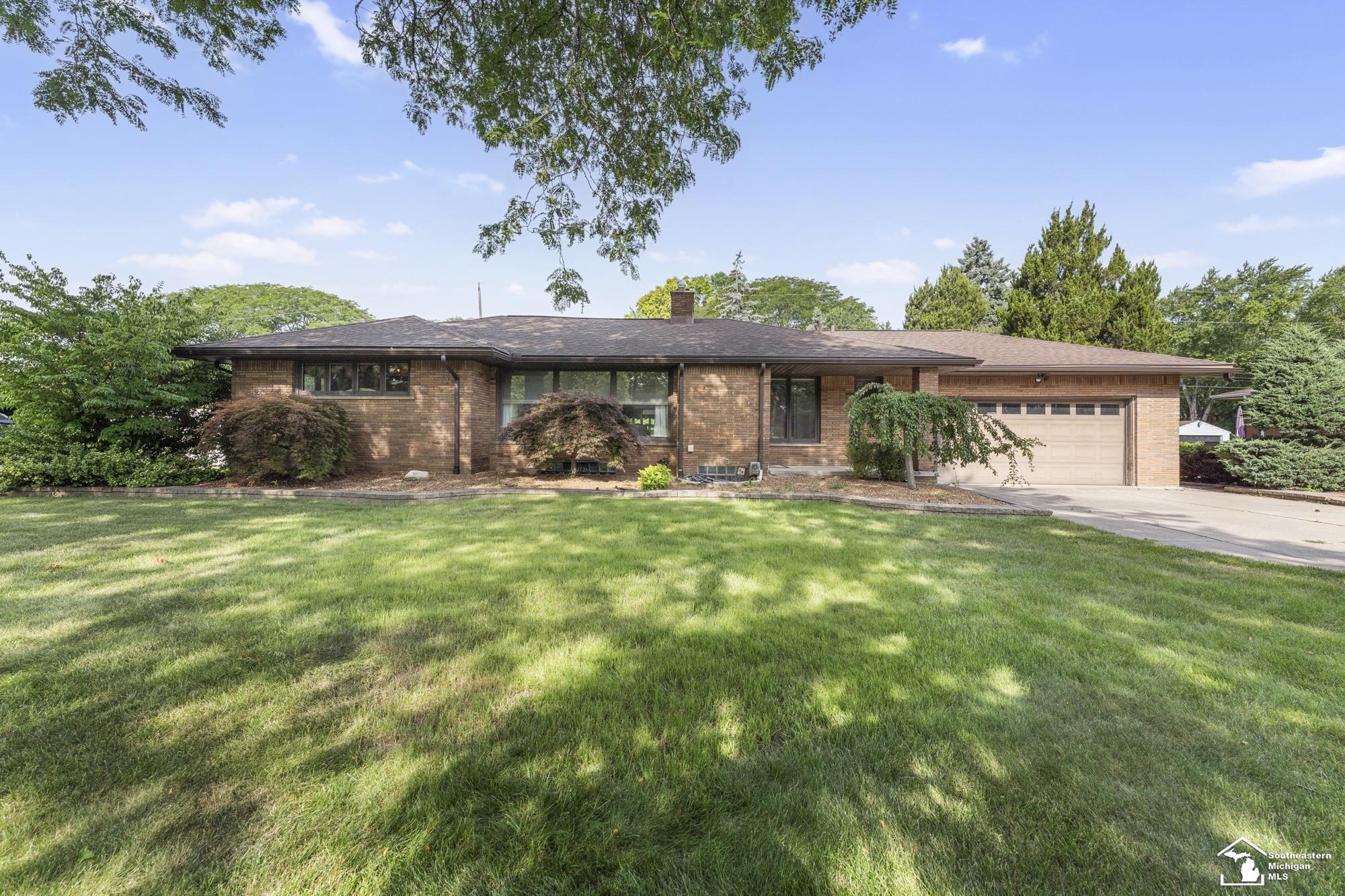 10860 Reeck Road, Allen Park, MI 48101