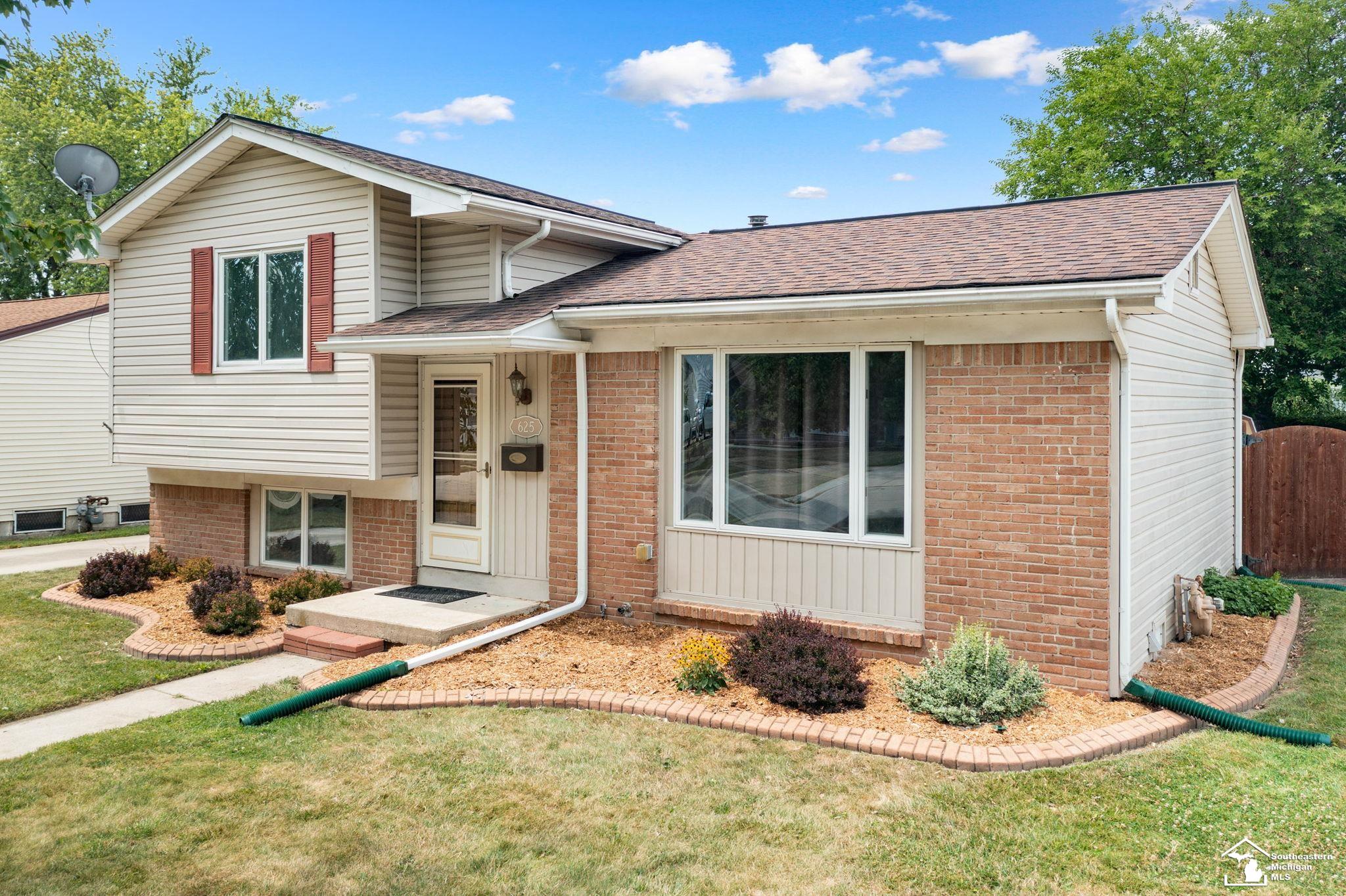 625 John Rolfe Drive, Monroe, MI 48162