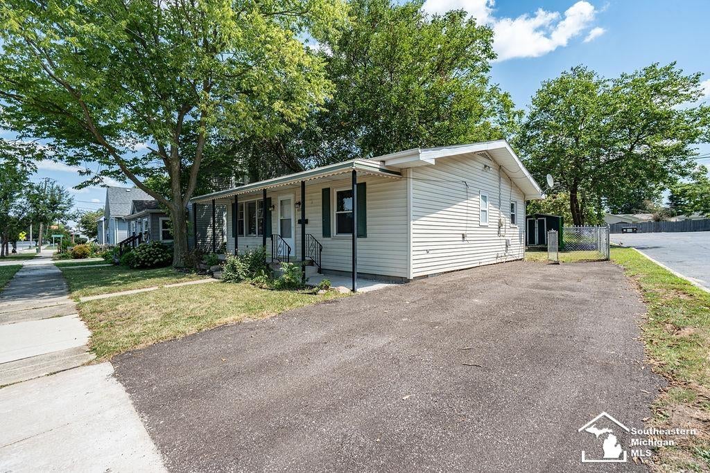 435 Toledo Street — photo