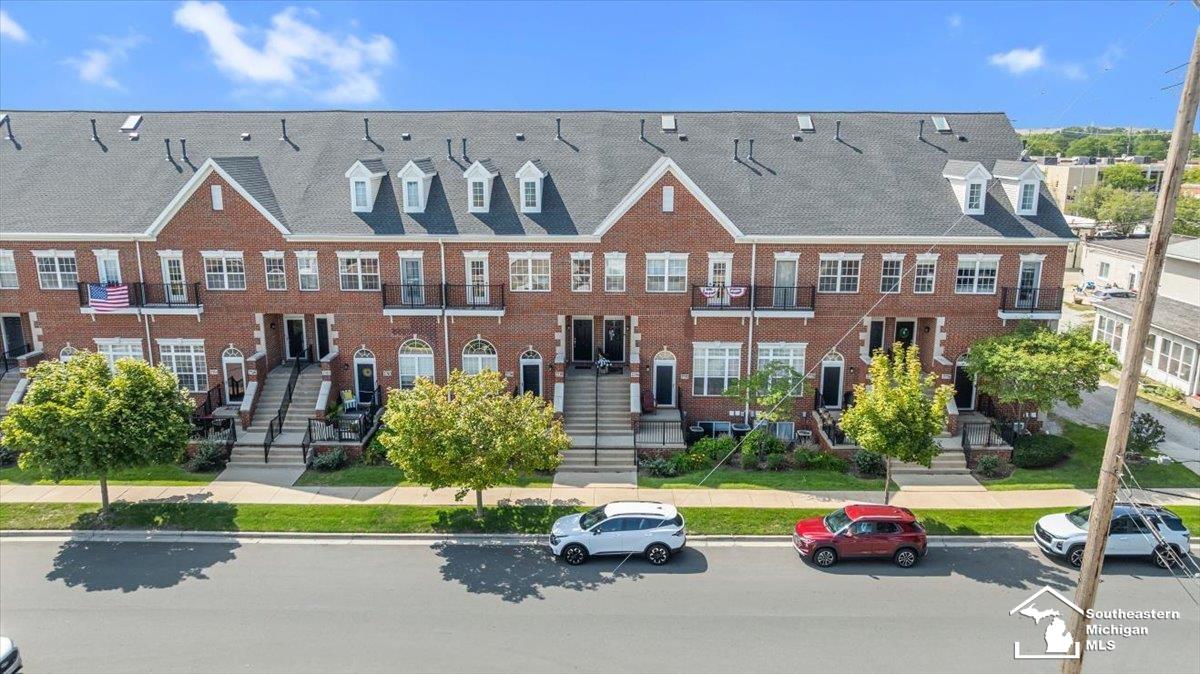 2734 Riverside Drive — photo