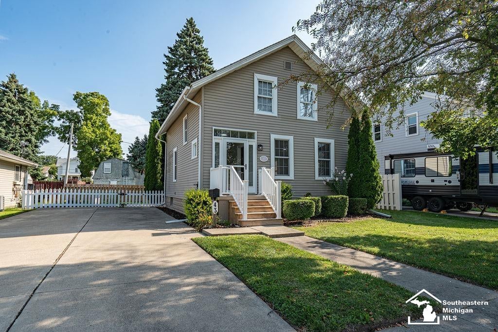 43 E Willow Street — photo