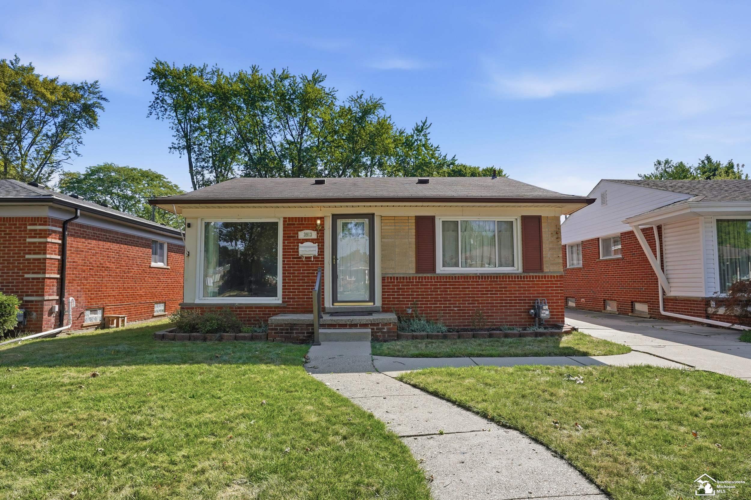 3913 Vassar Street — photo
