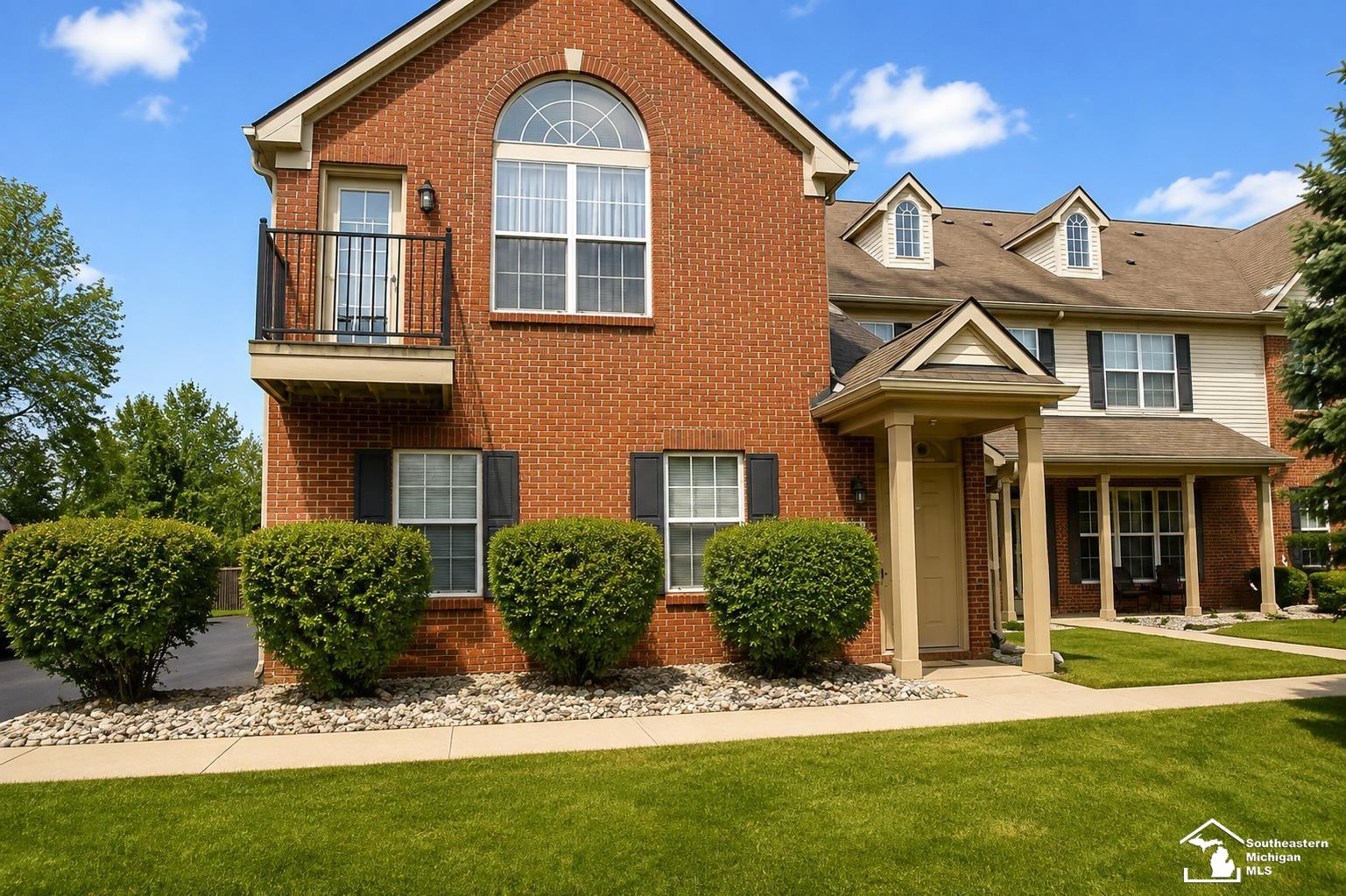 23445 Williamsburg Circle — photo