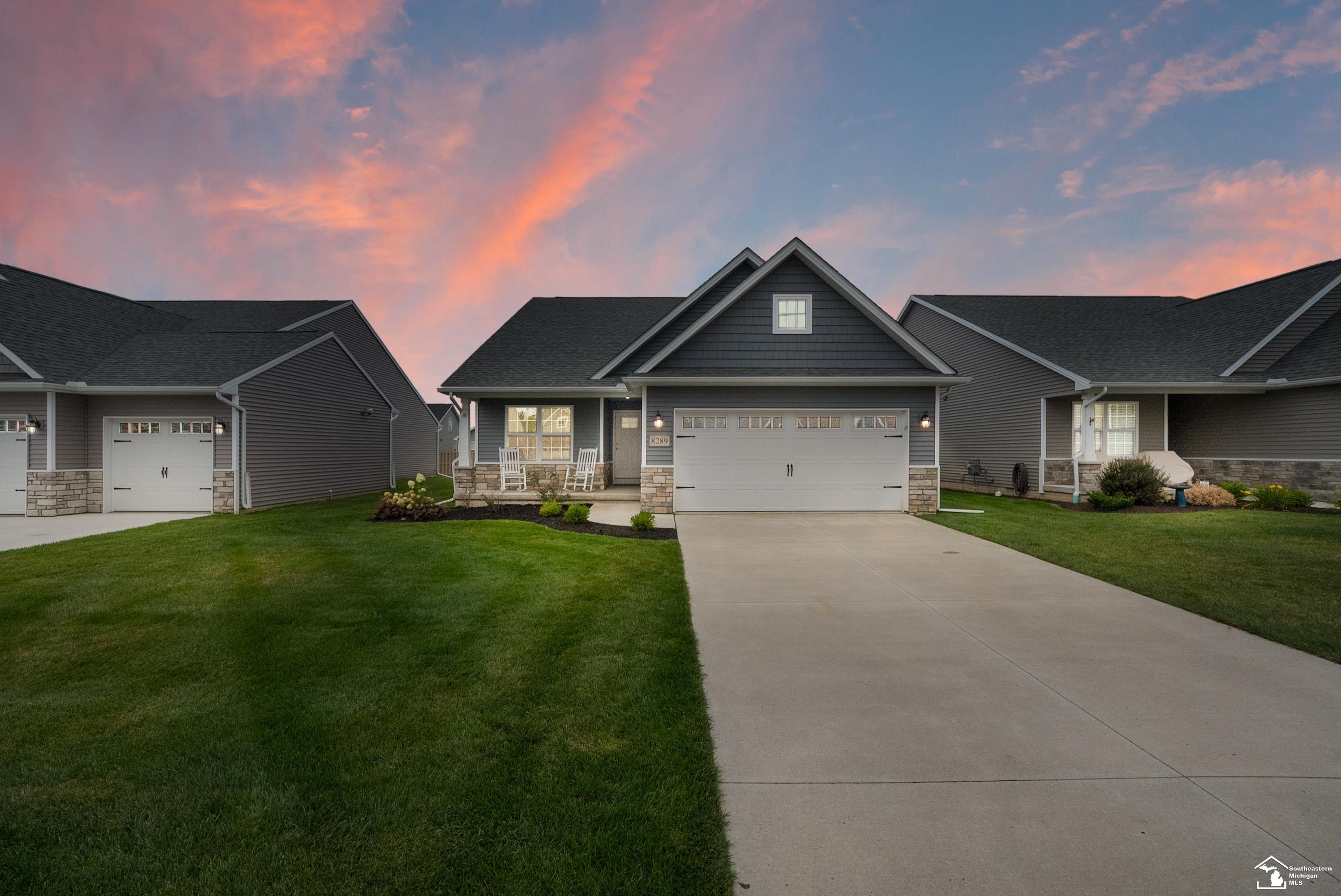 8289 Grande Lk Circle — photo