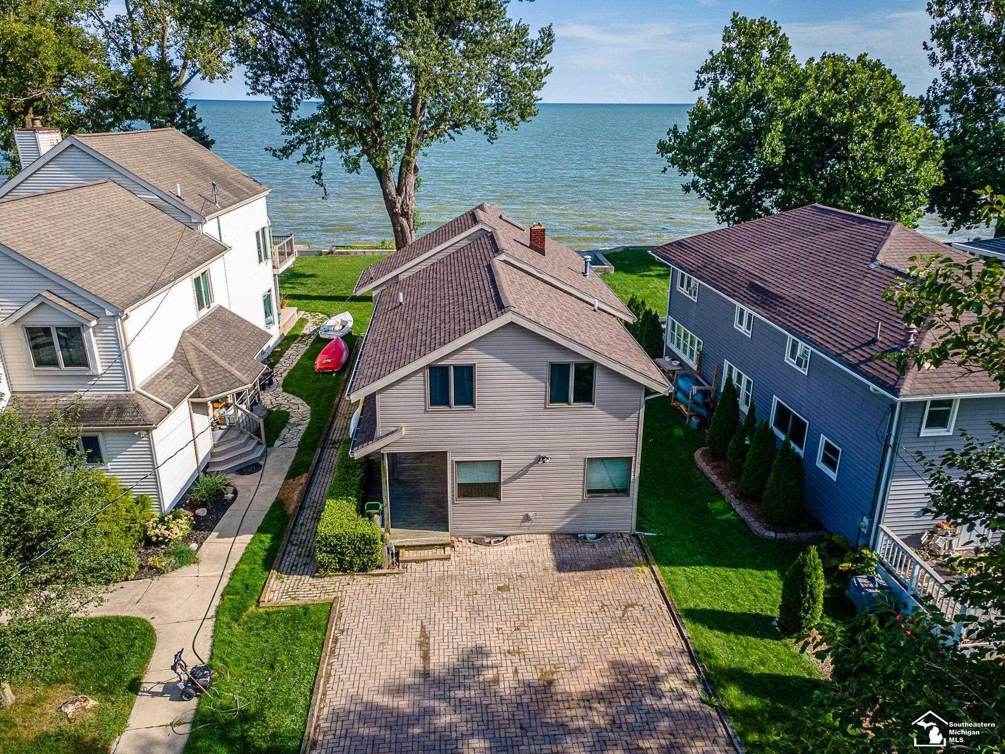 3360 Lakeshore Drive — photo