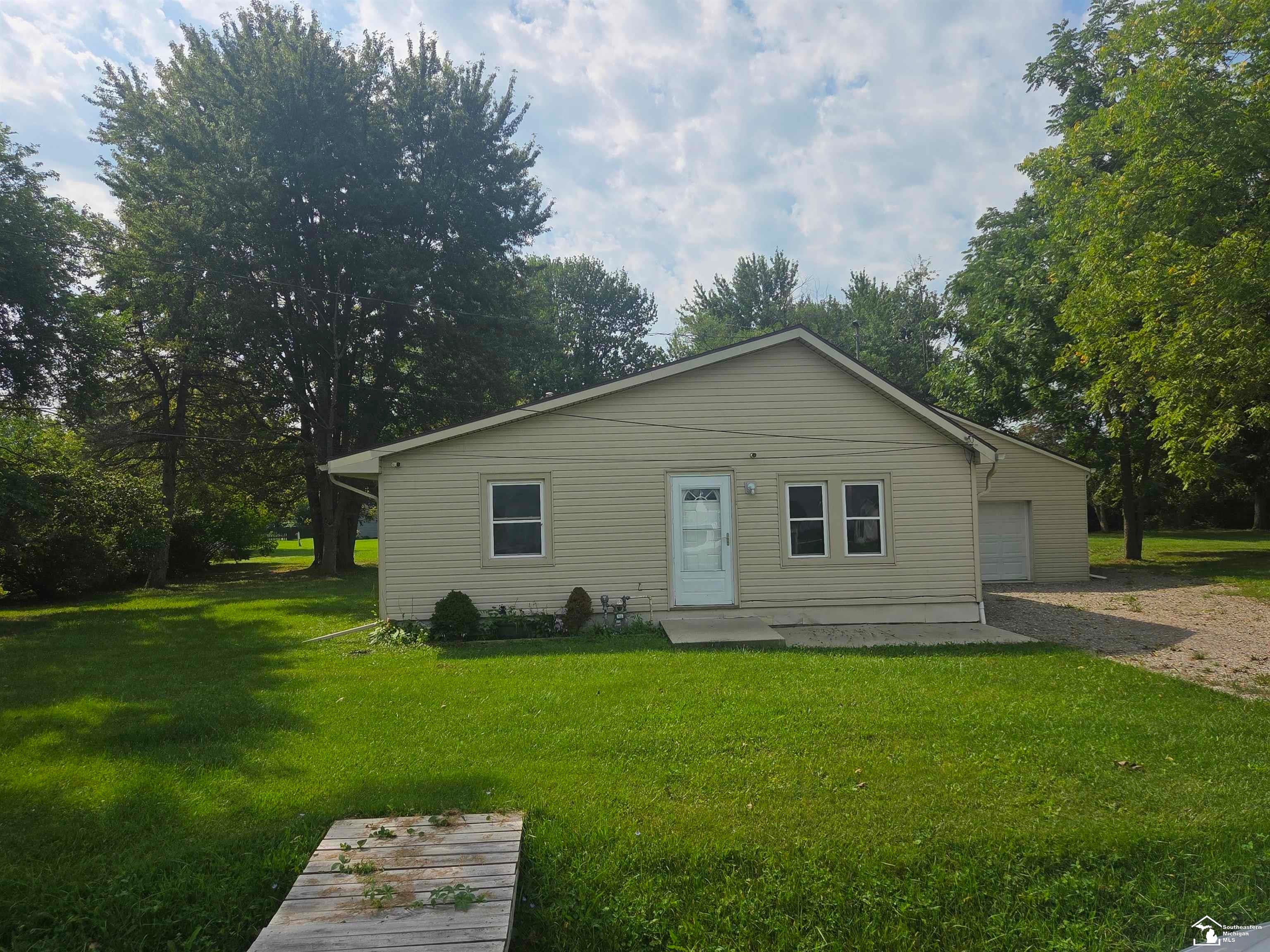 991 Streetman Street — photo
