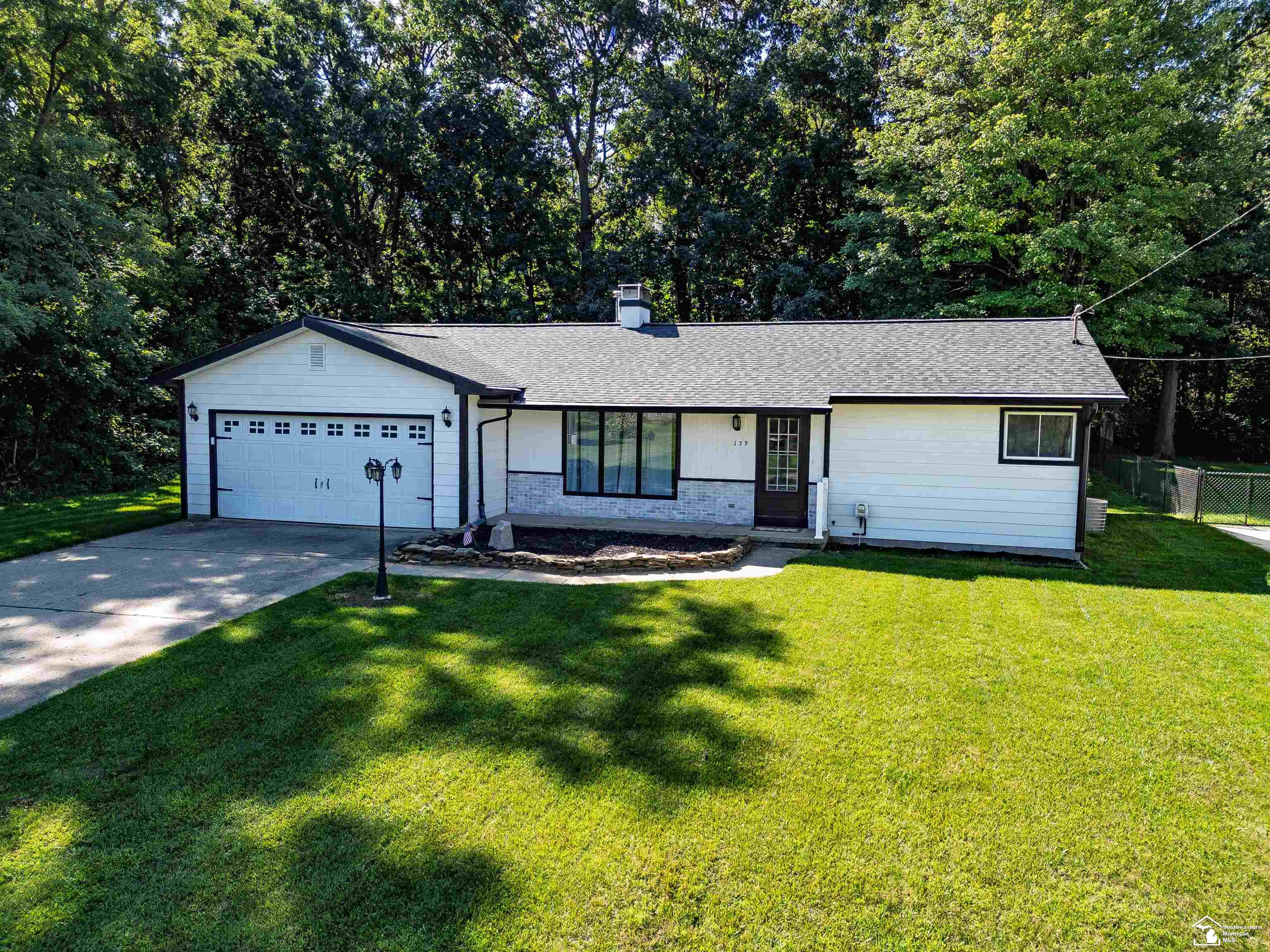 139 Ferris Dr — photo