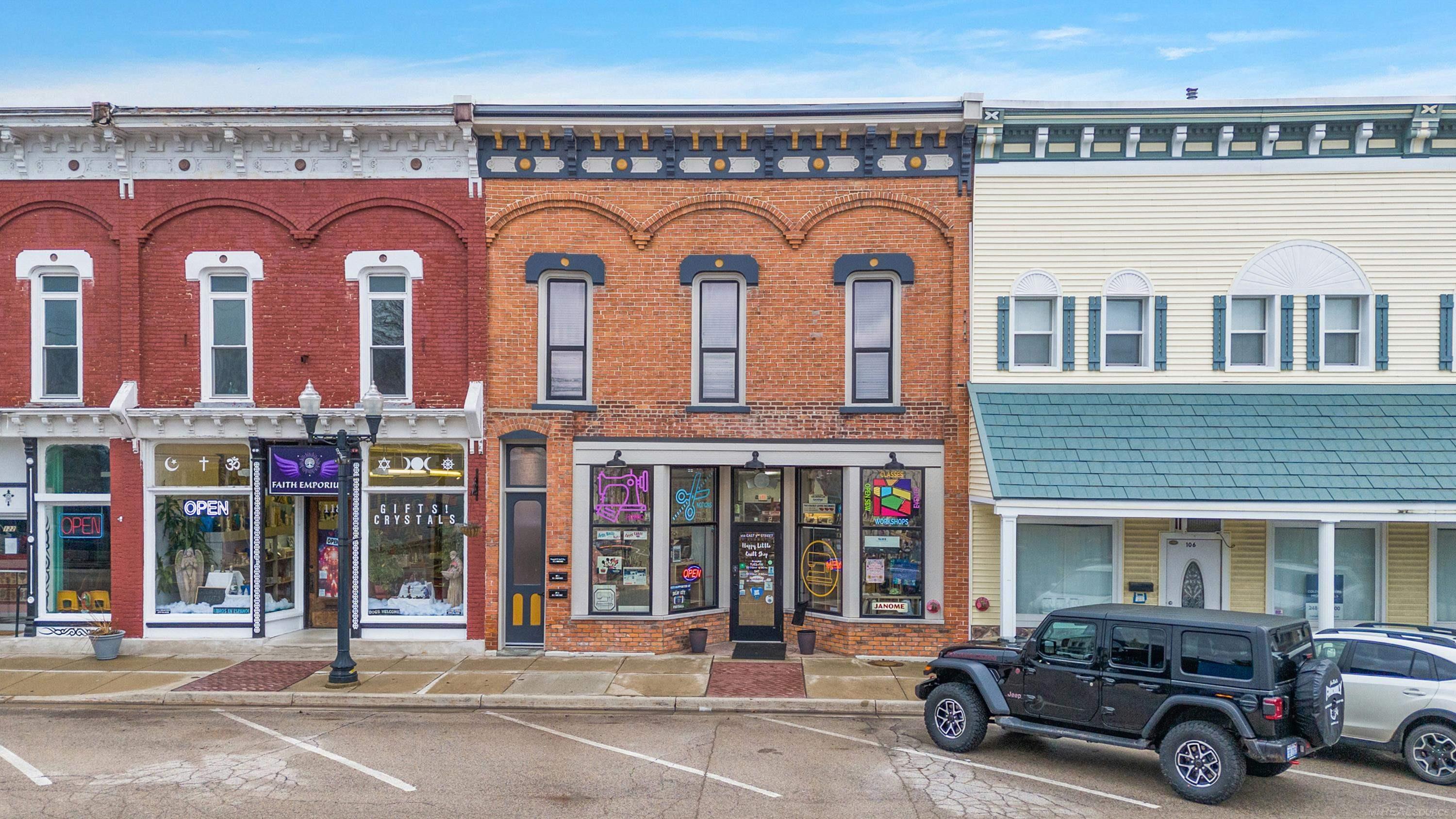 112 E Third Street — photo