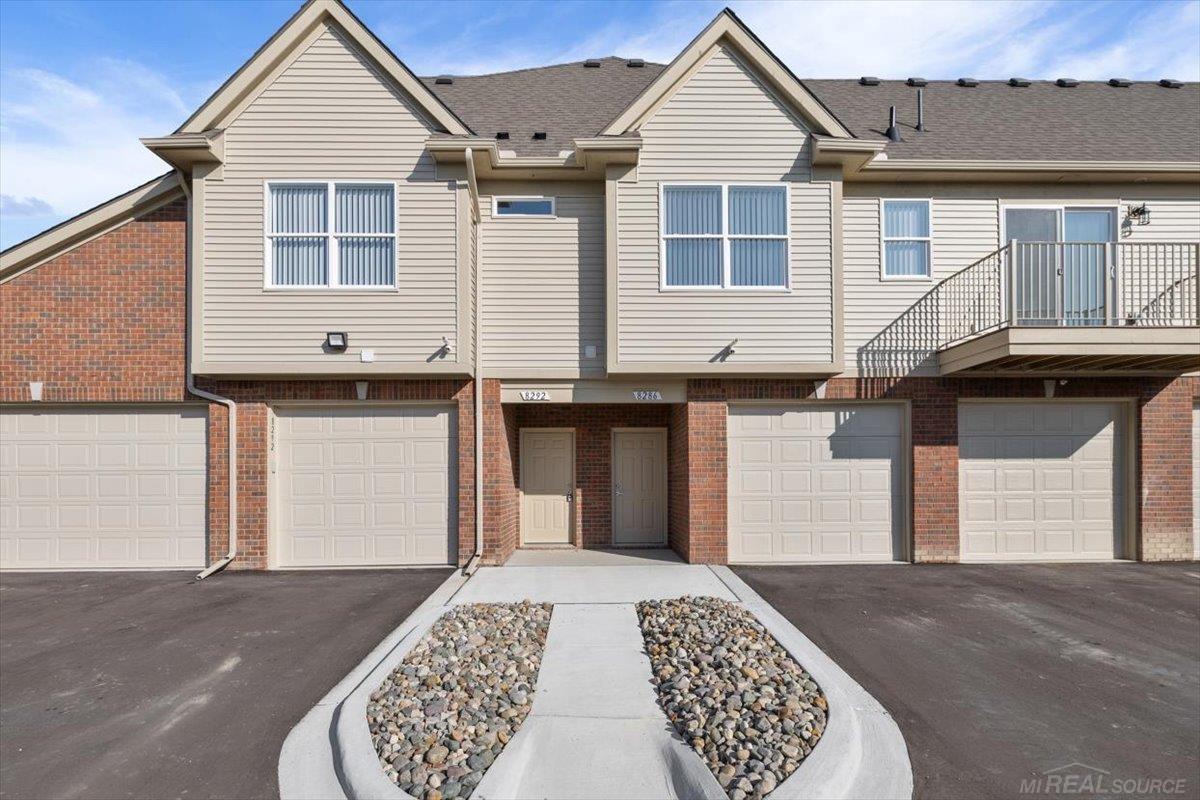 8292 Heywood Circle — photo
