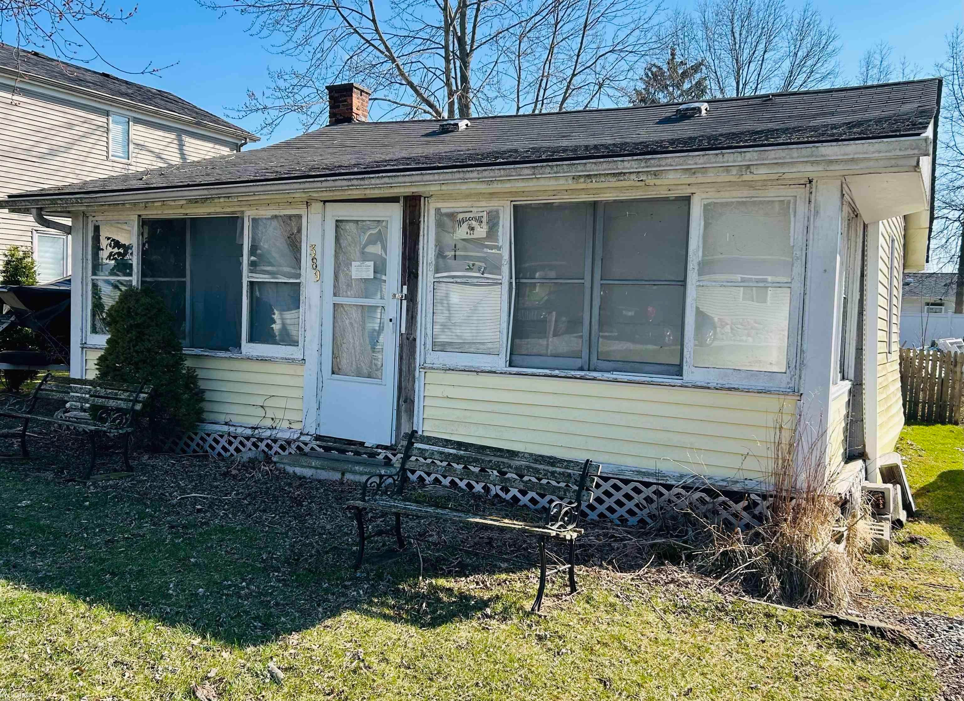 389 S Parkway Drive — photo
