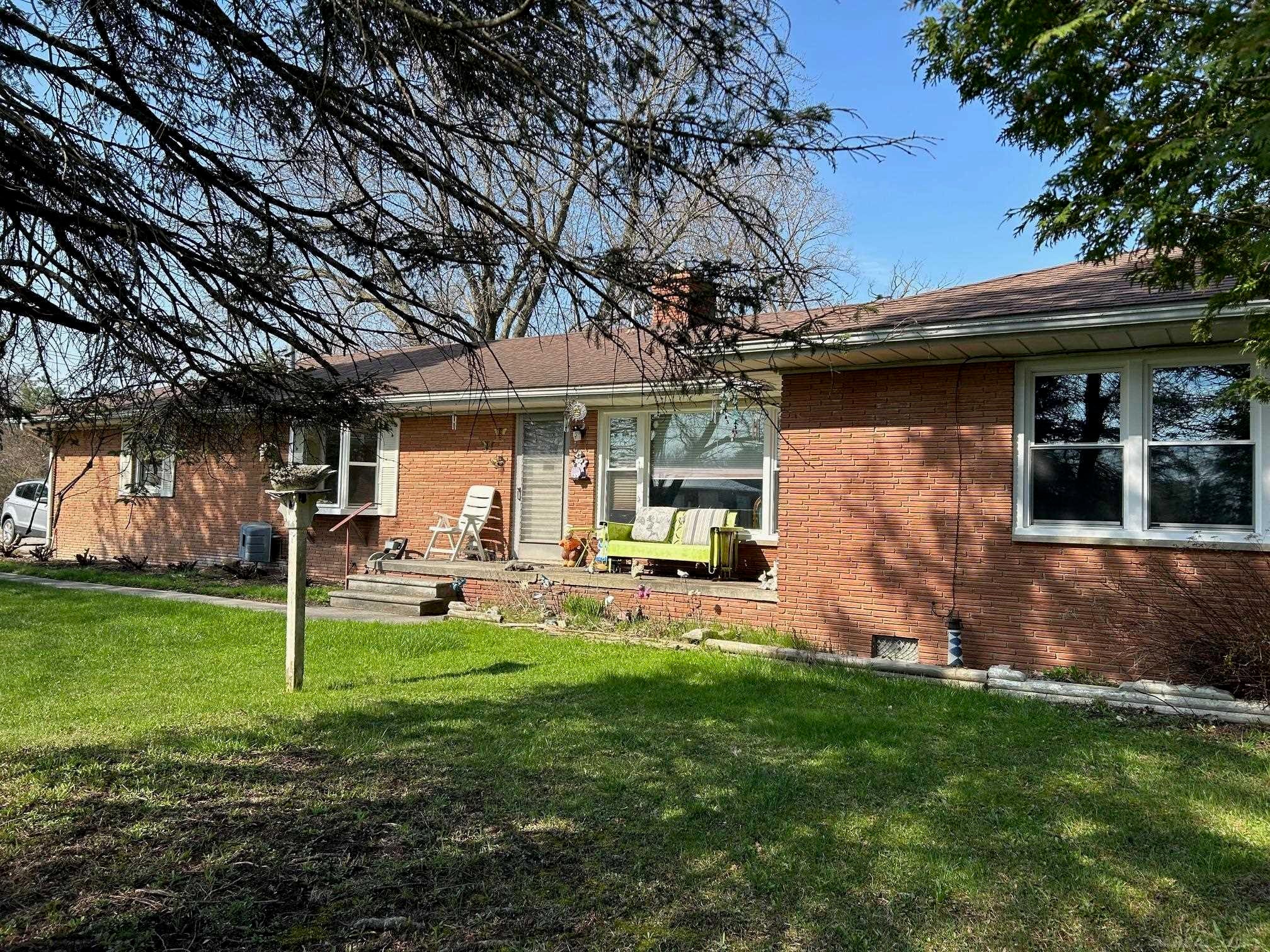 5996 Lakeshore Road — photo
