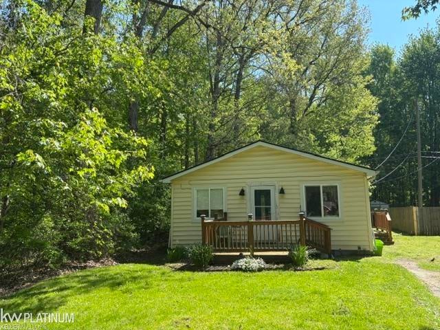 9083 Island Drive — photo