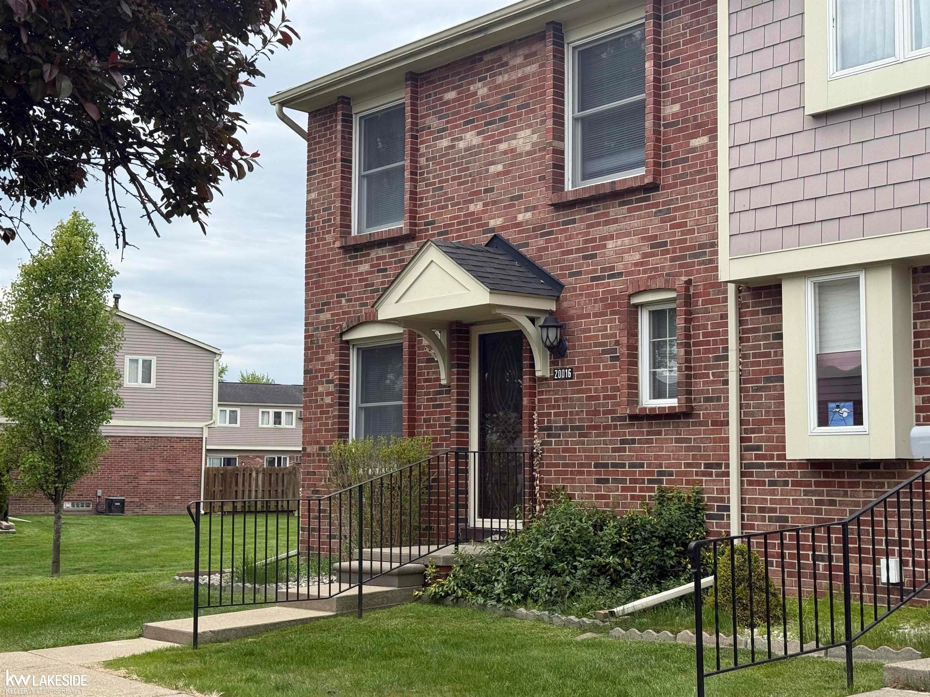 20016 N Great Oaks Circle Circle — photo