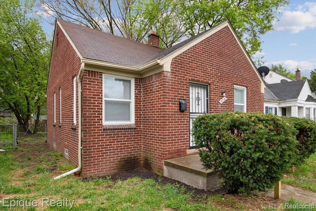 15716 Patton Street — photo