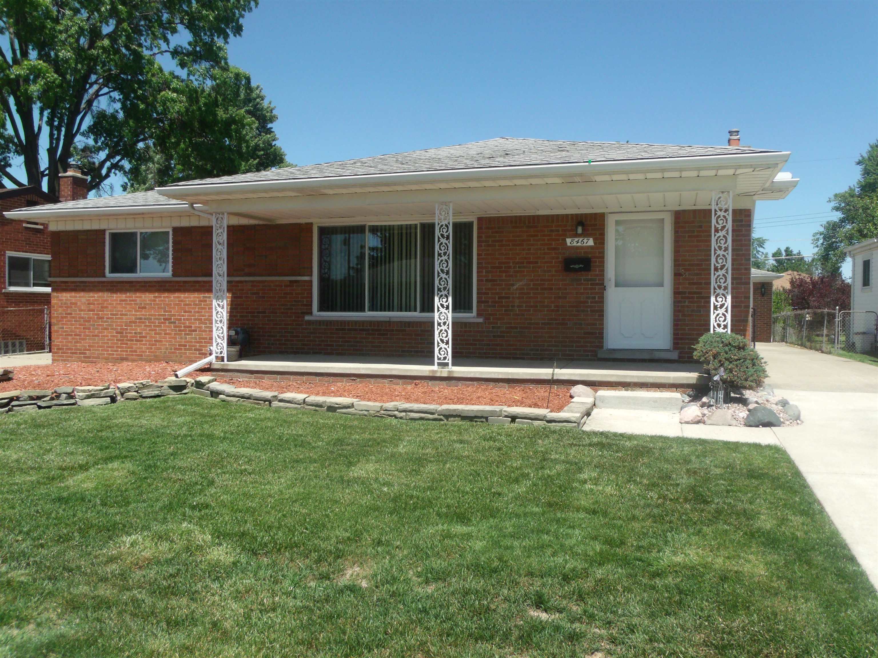 8467 Darlene Street — photo