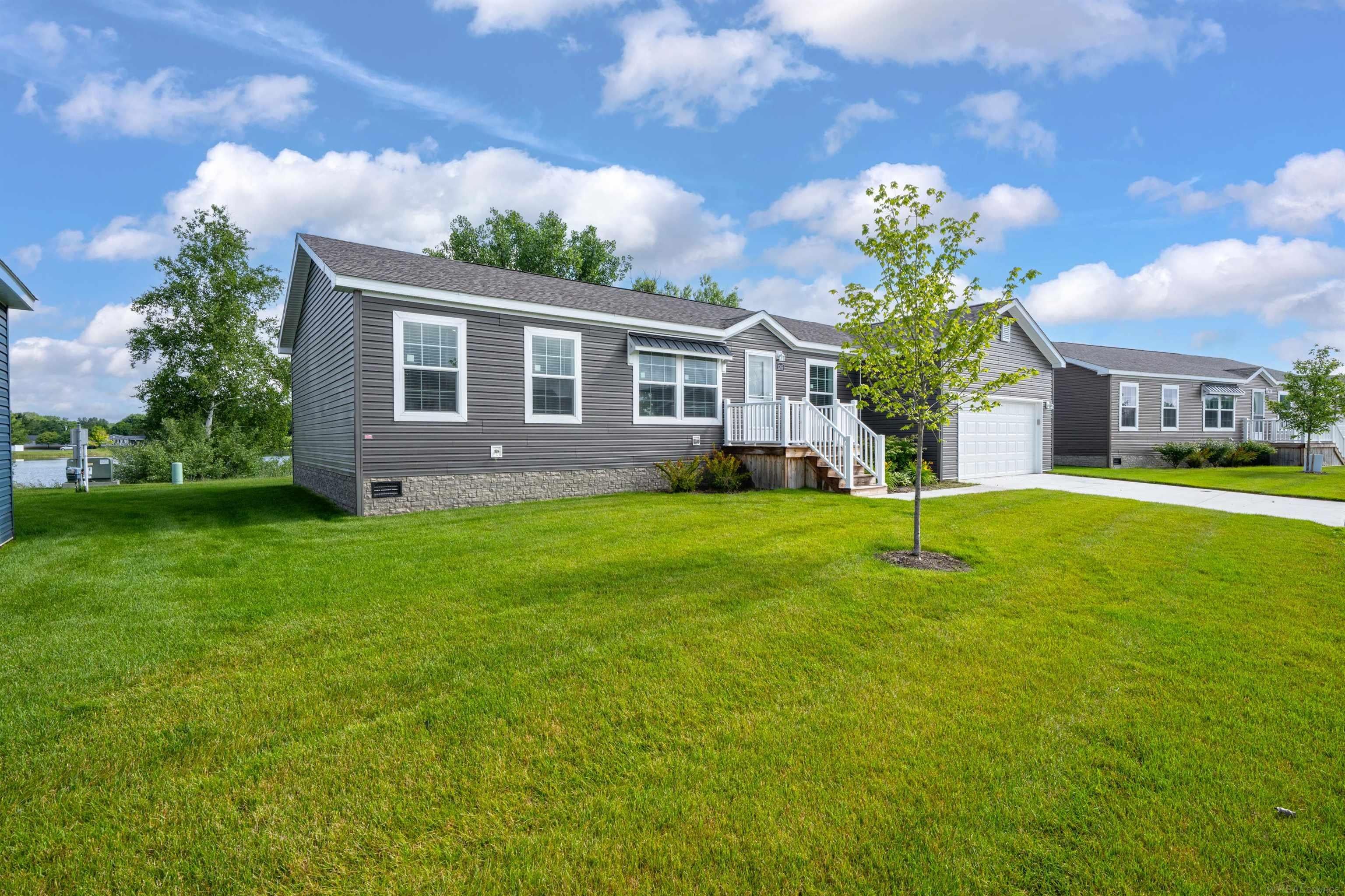 2769 Naples Court — photo