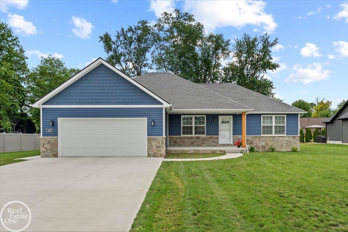 1827 Riley Road, Saint Clair, MI 48079