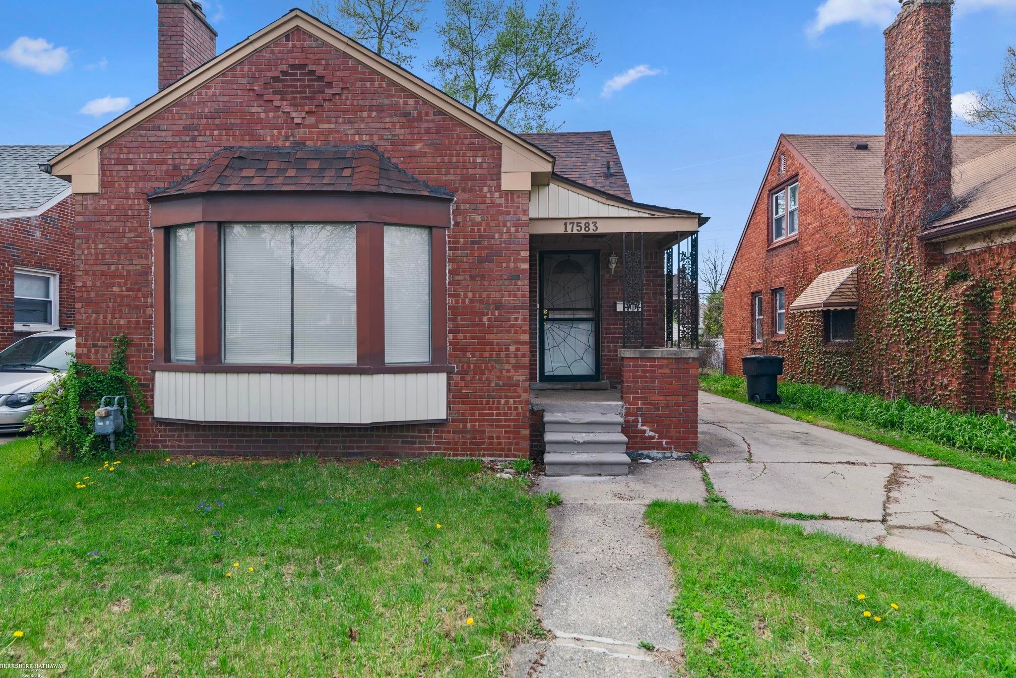 17583 Huntington Road — photo