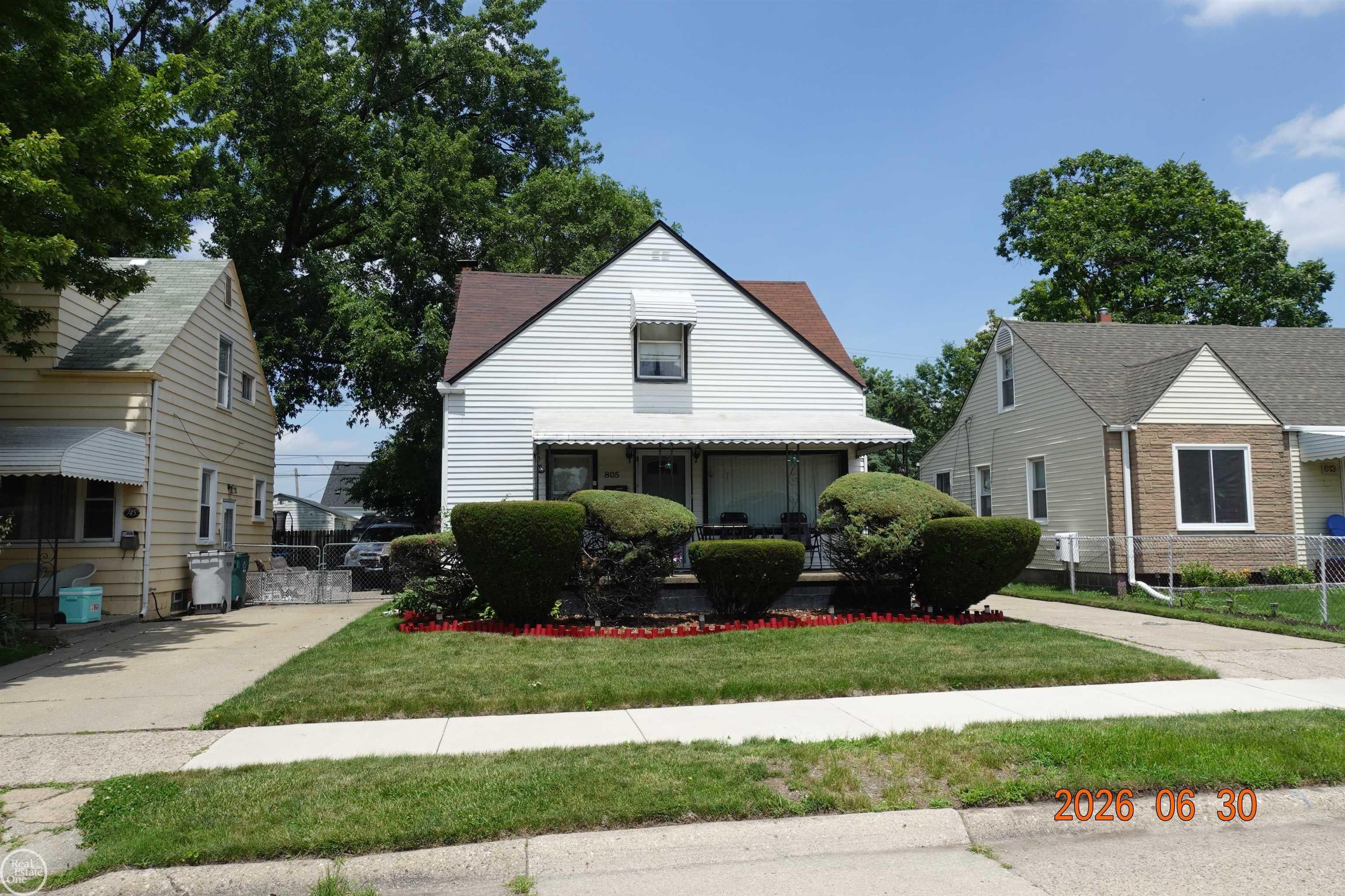 805 E Pearl Avenue — photo